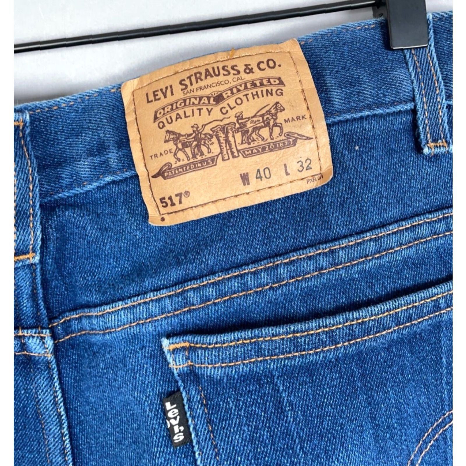 Levi's VTG Yes Levi's 517 Bootcut Jeans 38 x 29 40 x 32 Tag Blue Black Tab Denim Dark Cotton Cotton Blend Zip 5-Pocket Design Inseam 29 in Cream? (No) Size US 38 / EU 54 - 3 Thumbnail