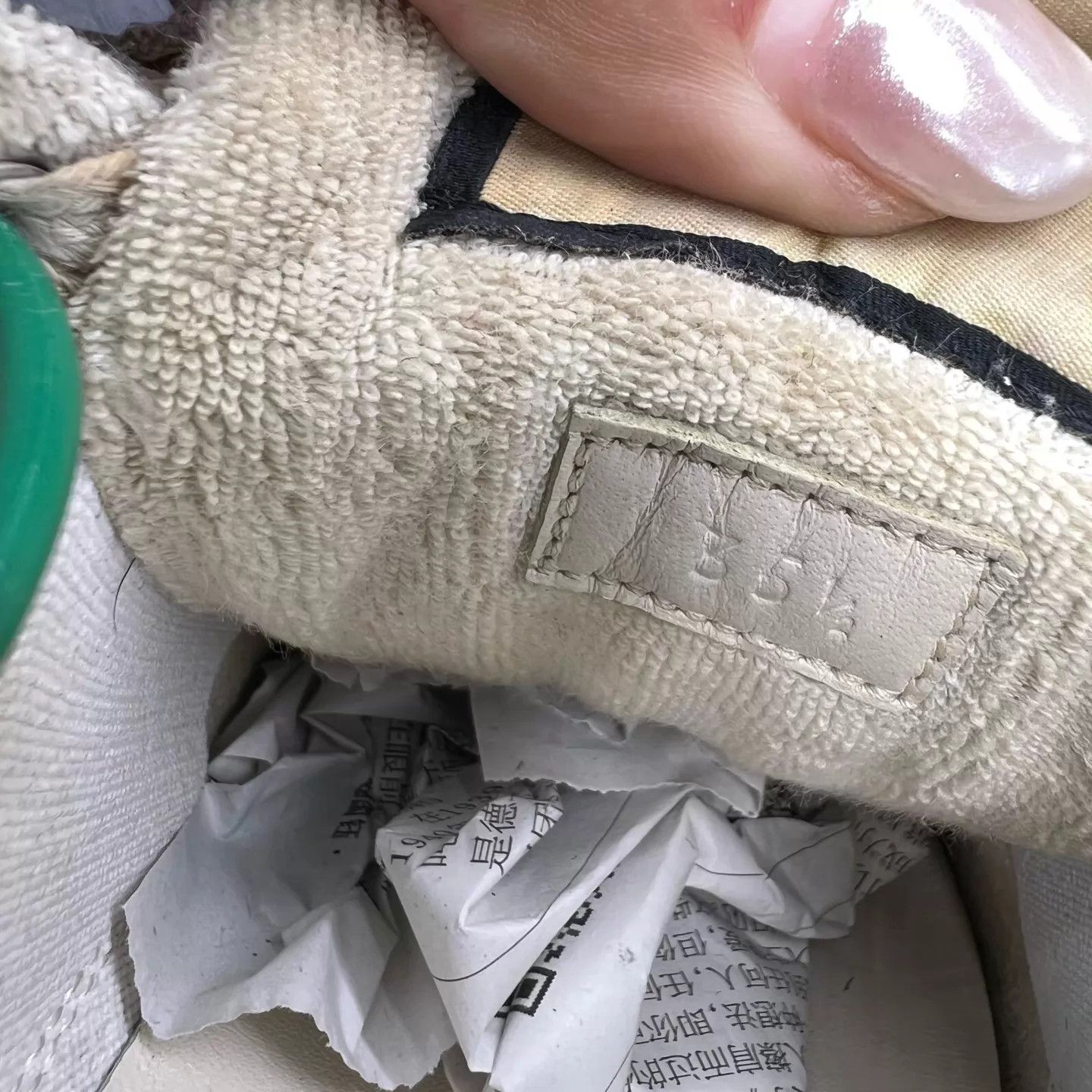 Gucci Gucci Distressed Sneakers White/Gray/Pink 35.5 99New Size US 5 / IT 35 - 8 Thumbnail