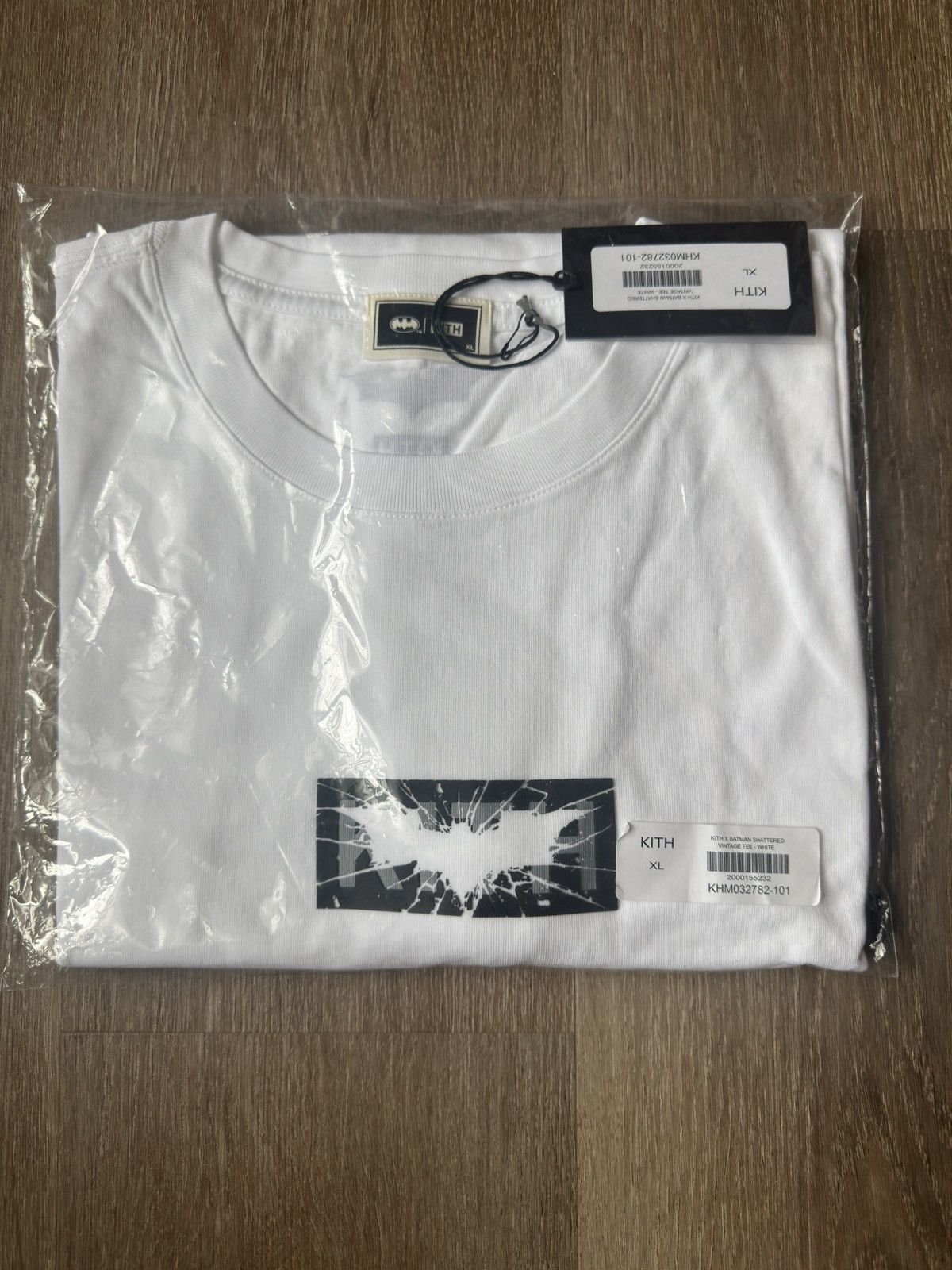 DC Comics × Kith Kith x Batman Shattered Vintage Logo Tee