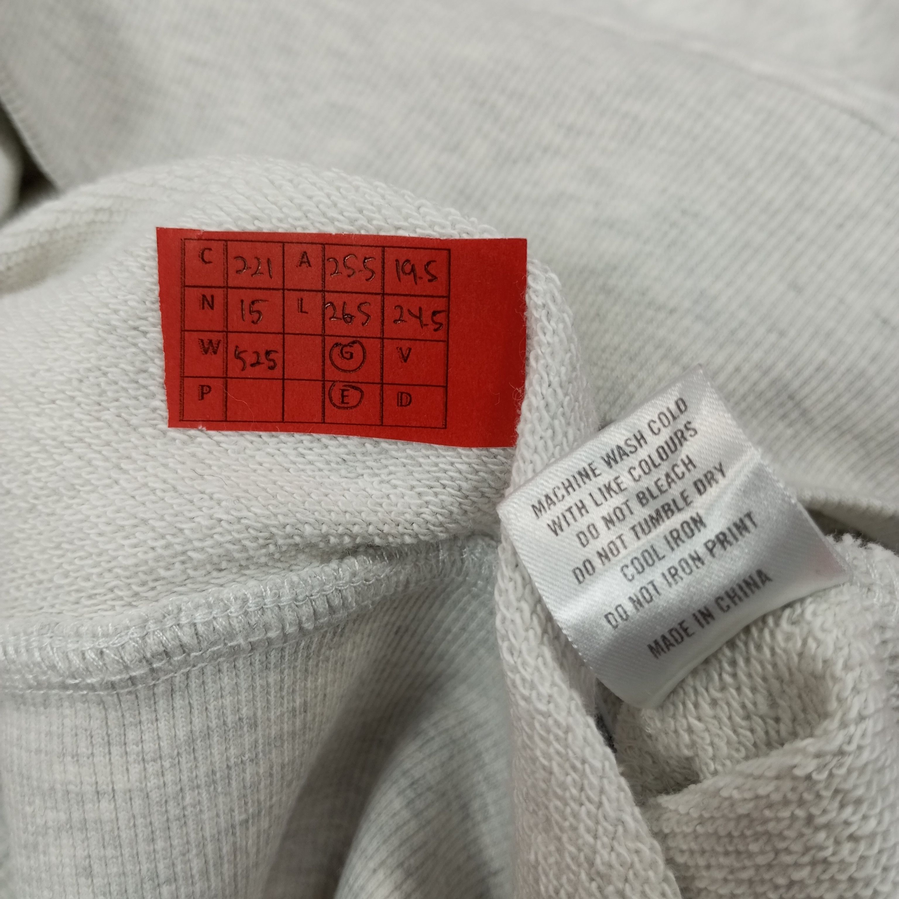 Santa Cruz Skateboards × Vintage Santa Cruz Skateboards Logo Design Sweatshirt c221n15 Size US XL / EU 56 / 4 - 10 Thumbnail