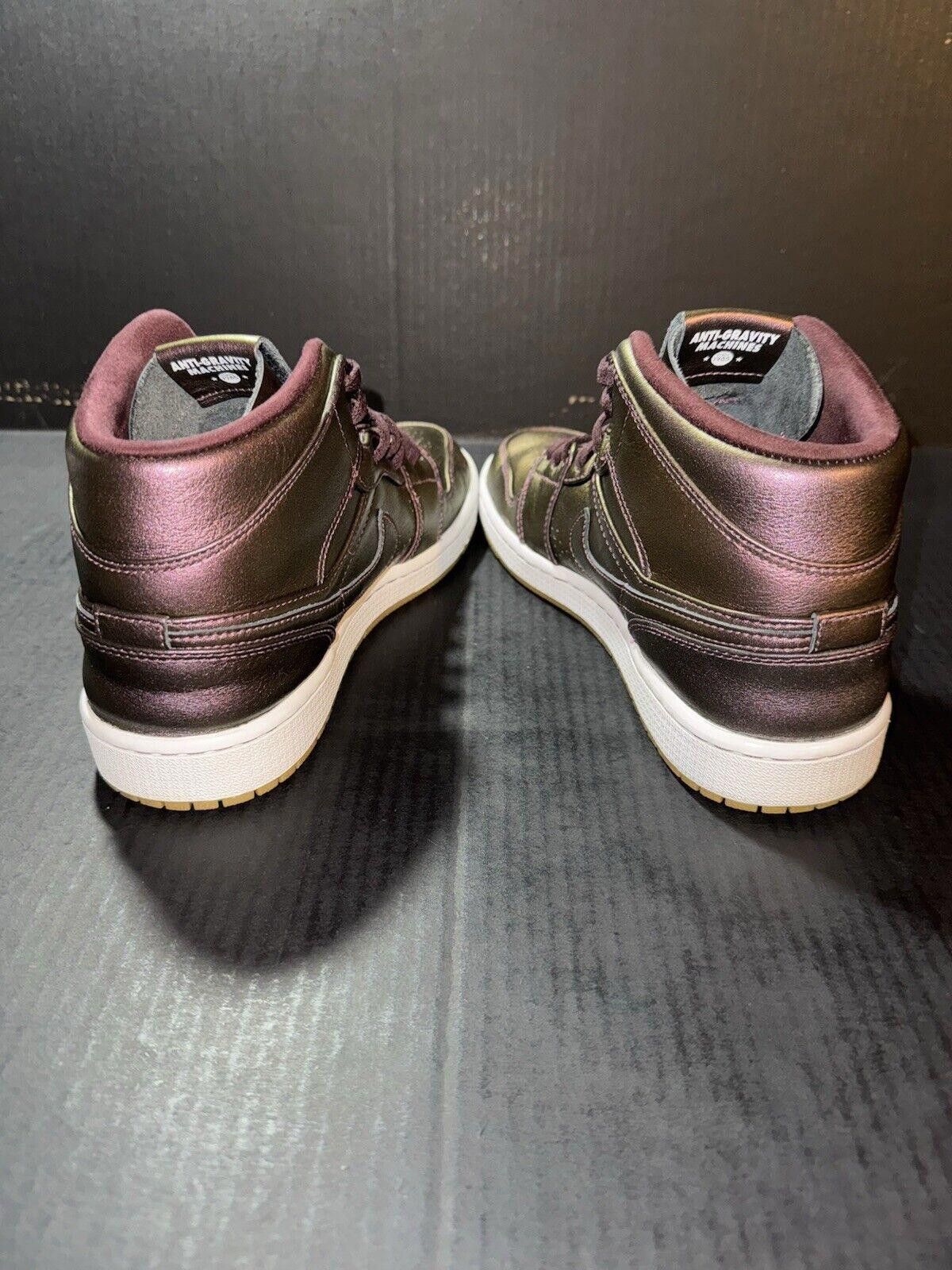Jordan Brand Nike Air Jordan 1 Retro Mid Nouveau Burgundy 629151-605 Sz 9 Size US 9 / EU 42 - 6 Thumbnail