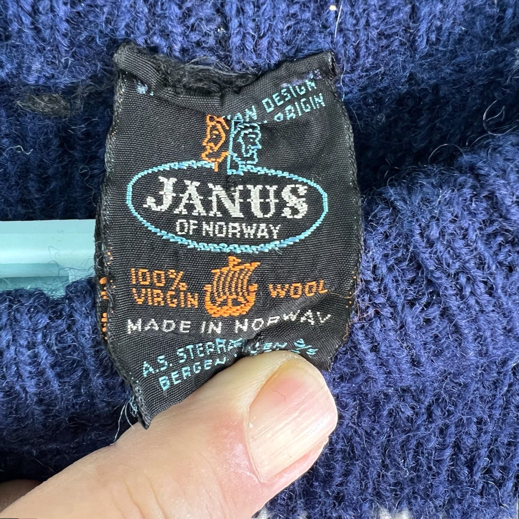 Vintage VINTAGE Janus of Norway Virgin Wool Geometric Winter Sweater Womens Size S Blue 90s Size S / US 4 / IT 40 - 5 Thumbnail