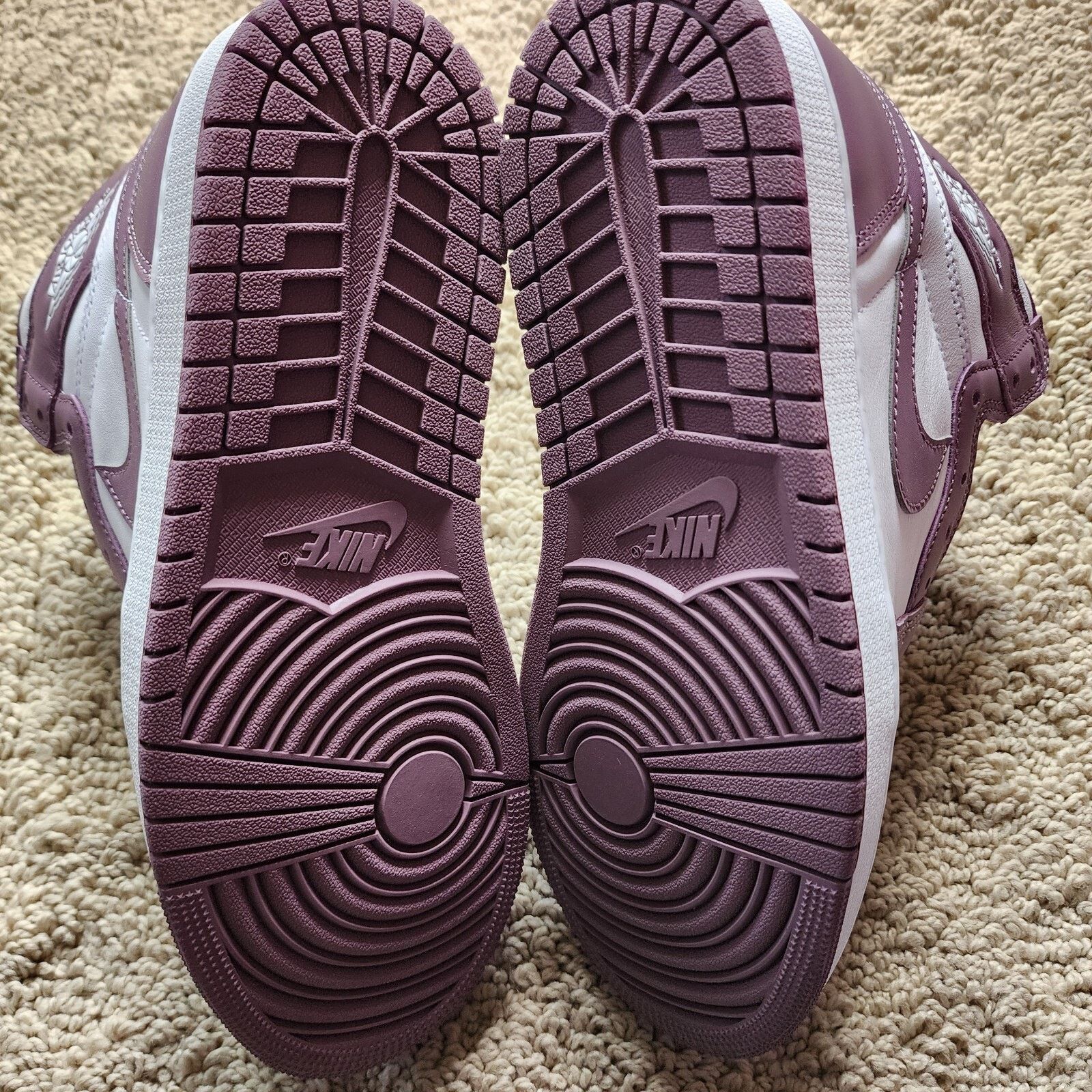 Jordan Brand Air Jordan 1 Retro OG High Mauve Brand New Sz 10 Size US 10 / EU 43 - 7 Thumbnail
