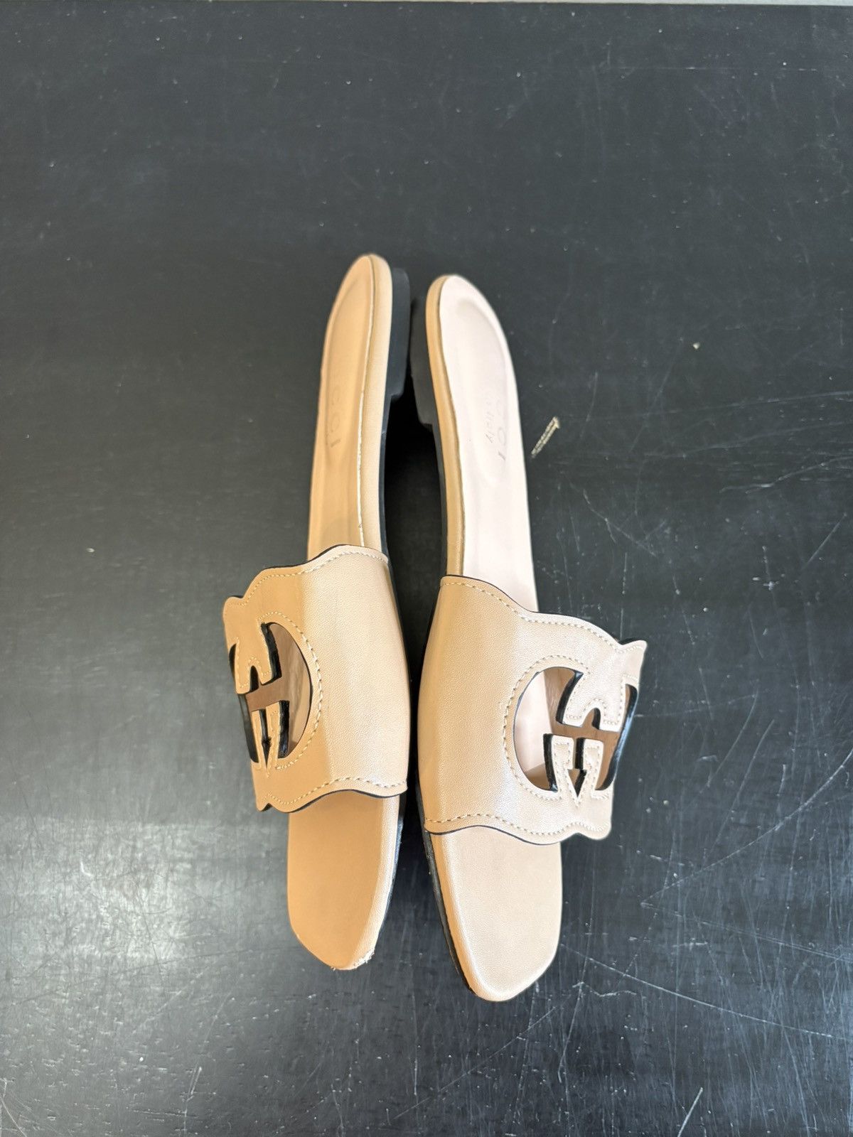 Gucci Gucci GG Interlocking Strap Leather Slides Beige Size US 7 / IT 37 - 3 Thumbnail