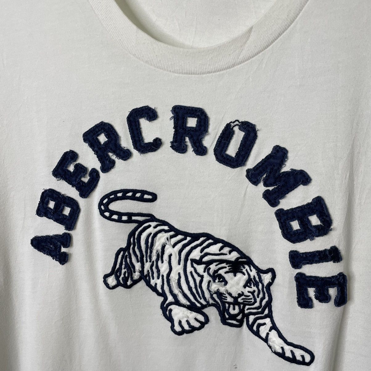 Abercrombie & Fitch × Ed Hardy × If Six Was Nine Vintage Abercrombie Embroidered Tiger Ed Hardy Style T Shirt Size US M / EU 48-50 / 2 - 2 Thumbnail