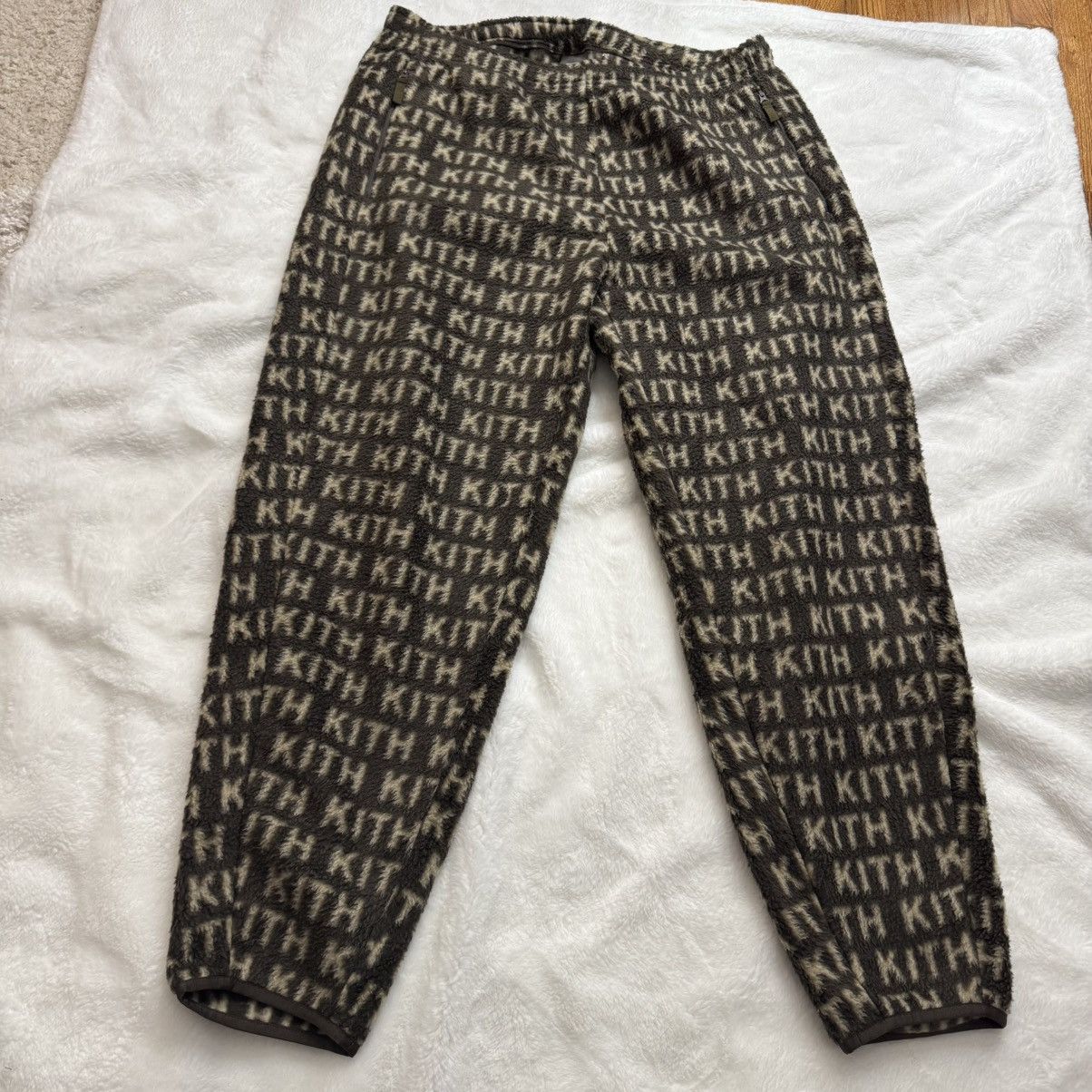 Kith NWT - KITH Monogram Sherpa Chelsea Jogger - Root - Size XXL Size 40" / US 18 - 3 Thumbnail