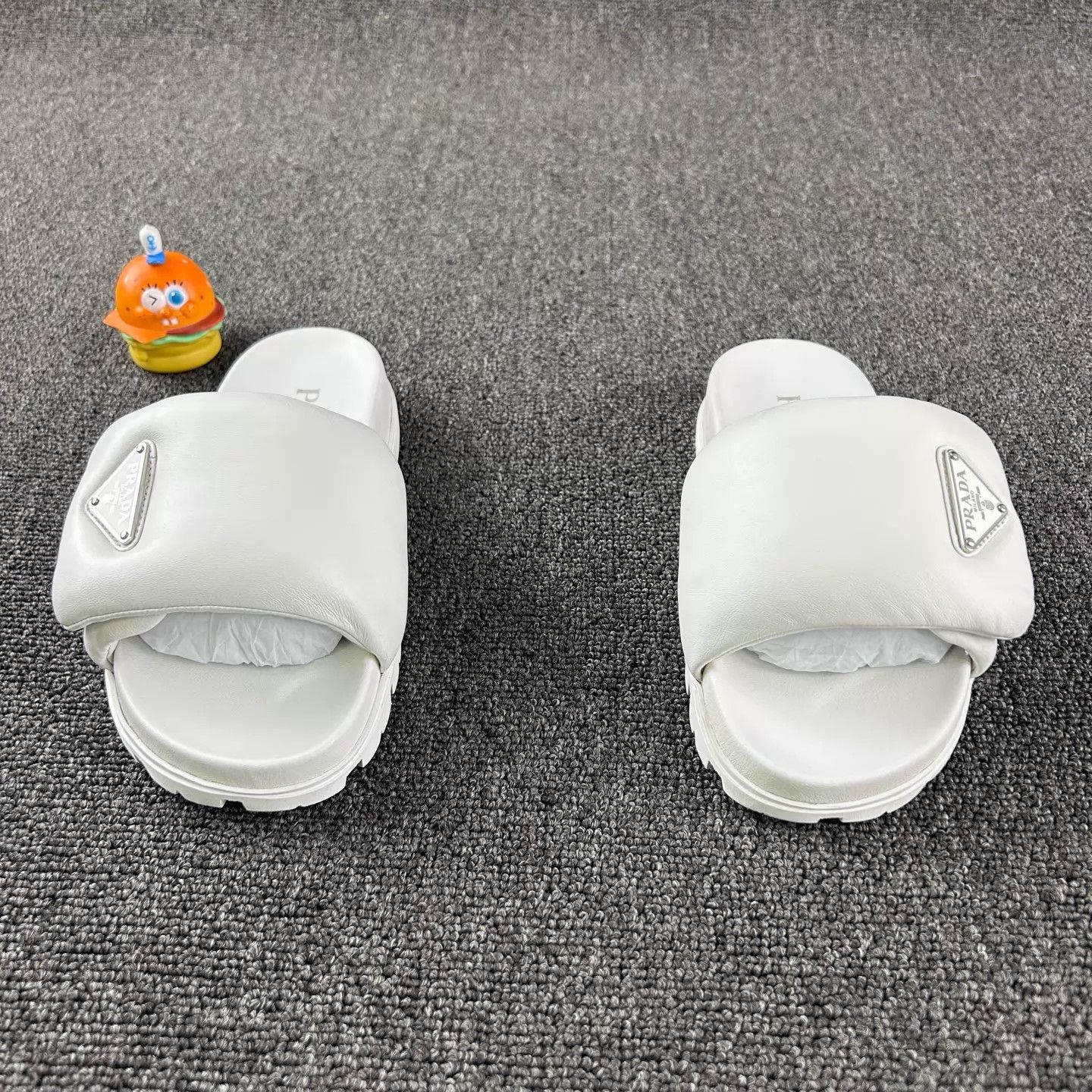 Prada Prada White Steel Tag Slippers 35 Size US 4.5 / IT 34.5 - 2 Thumbnail