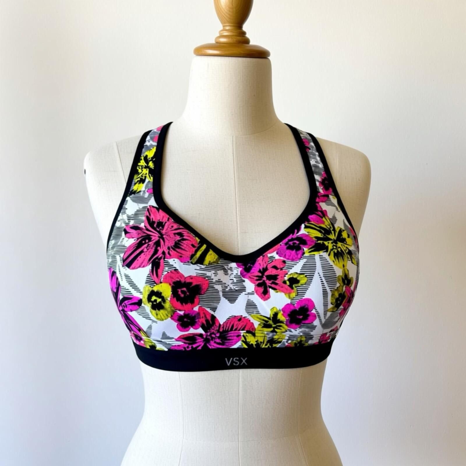 Other Victoria's Secret VSX Sport Floral Sports Bra Size 32C Size ONE SIZE - 1 Thumbnail