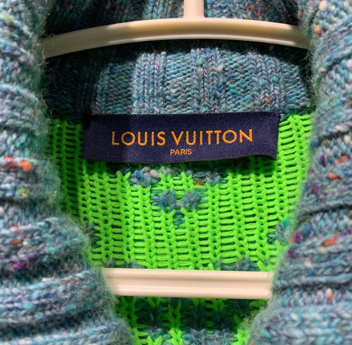 Louis Vuitton Louis Vuitton grey green full printed logo wool jacket Size US XL / EU 56 / 4 - 5 Thumbnail