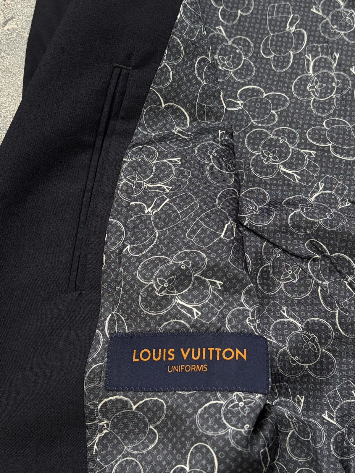 Louis Vuitton Louis Vuitton Uniforms Blazer Peak Lapel Monogram Lining 50 Size 40R - 7 Thumbnail