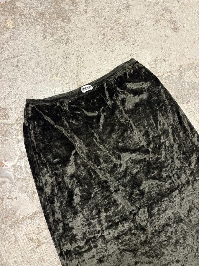 Dolce & Gabbana 2000s Dolce & Gabbana Black Velvet Skirt Size 28" / US 6 / IT 42 - 7 Thumbnail