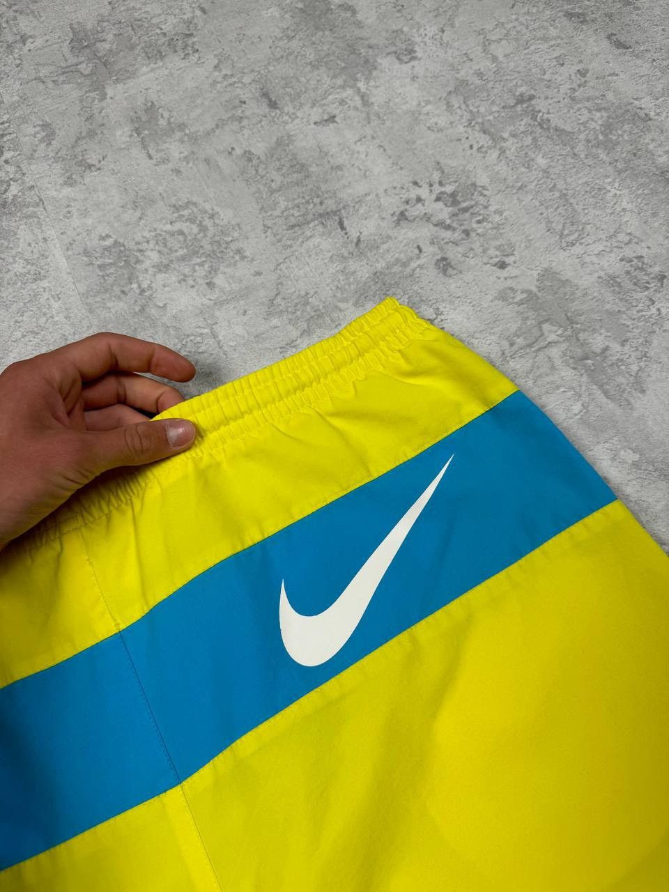 Nike Vintage Nike Blue/Yellow Shorts Size M Size US 33 - 8 Thumbnail