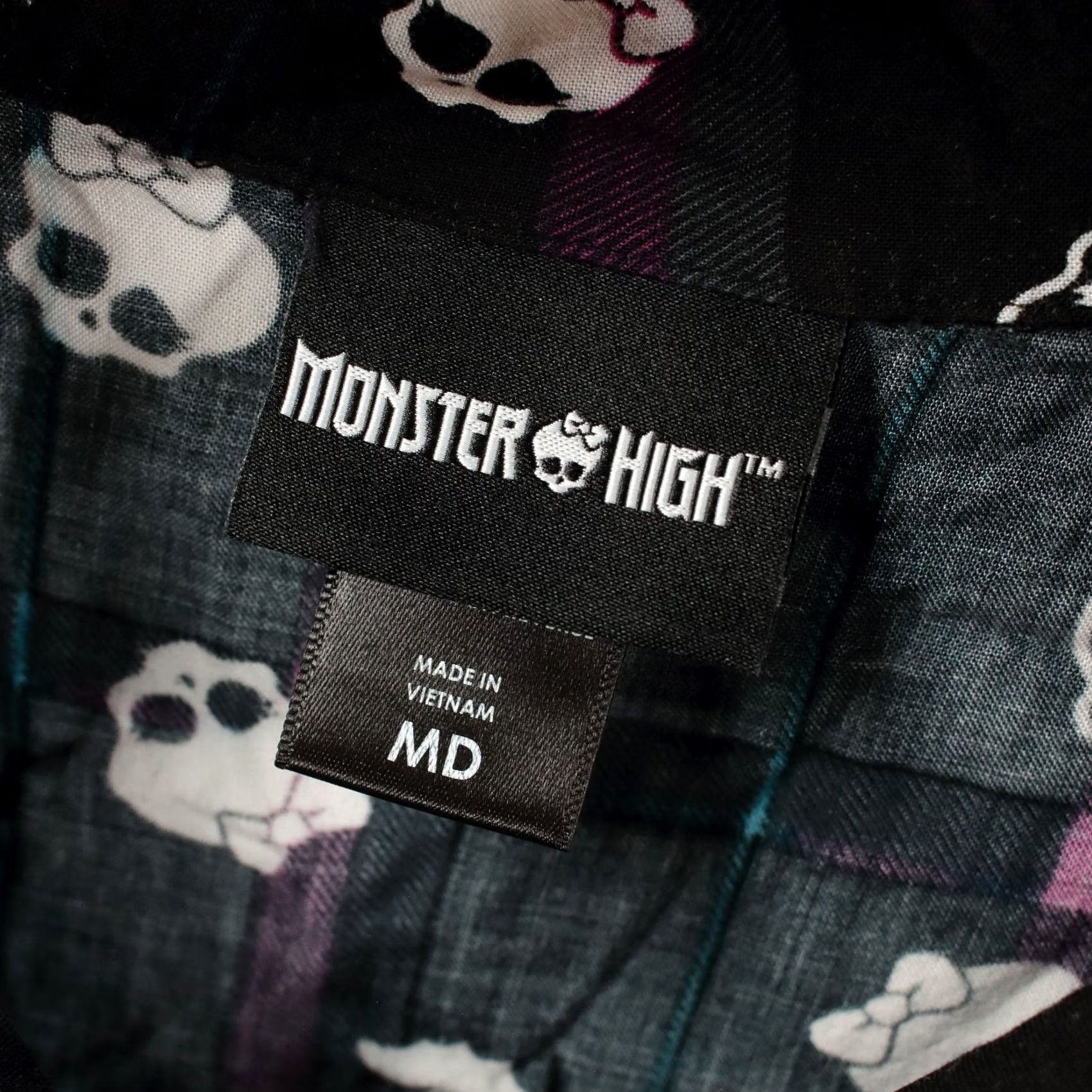 Vintage MONSTER HIGH plaid skull print rayon wrap up camp shirt blouse top MEDIUM Size M / US 6-8 / IT 42-44 - 4 Thumbnail