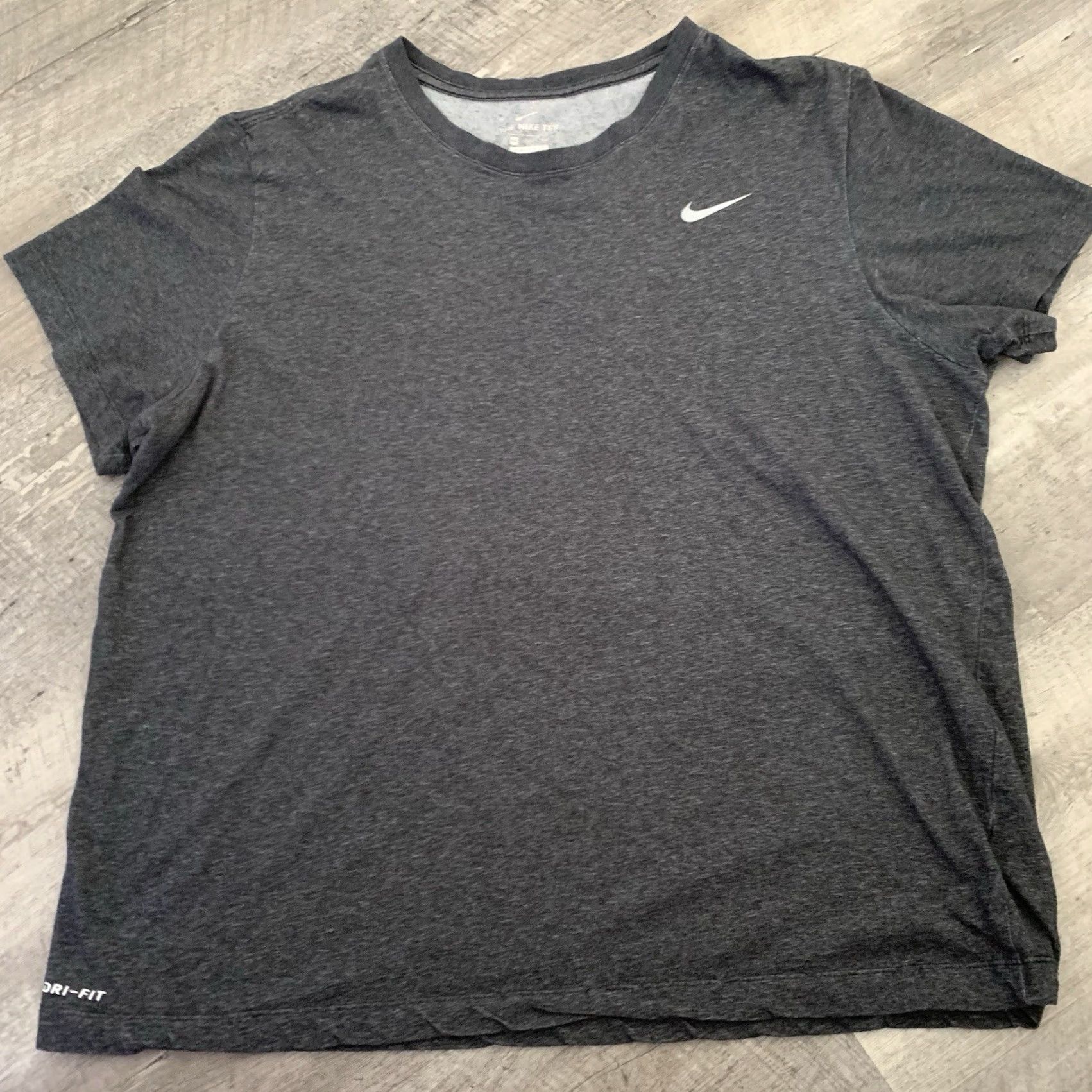 Nike NIKE T-Shirt Mens XXL Dri-Fit Training Tee Charcoal Grey AR6029-032 Size US XXL / EU 58 / 5 - 6 Thumbnail
