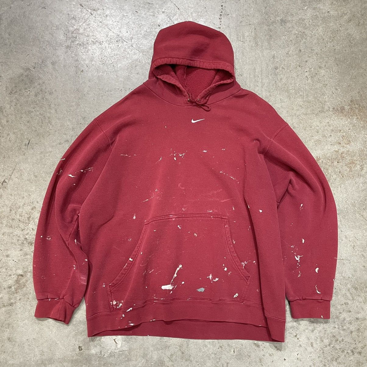 Image of Center Swoosh Paint Splatter Nike Hoodie in Maroon, Men's (Size 2XL)