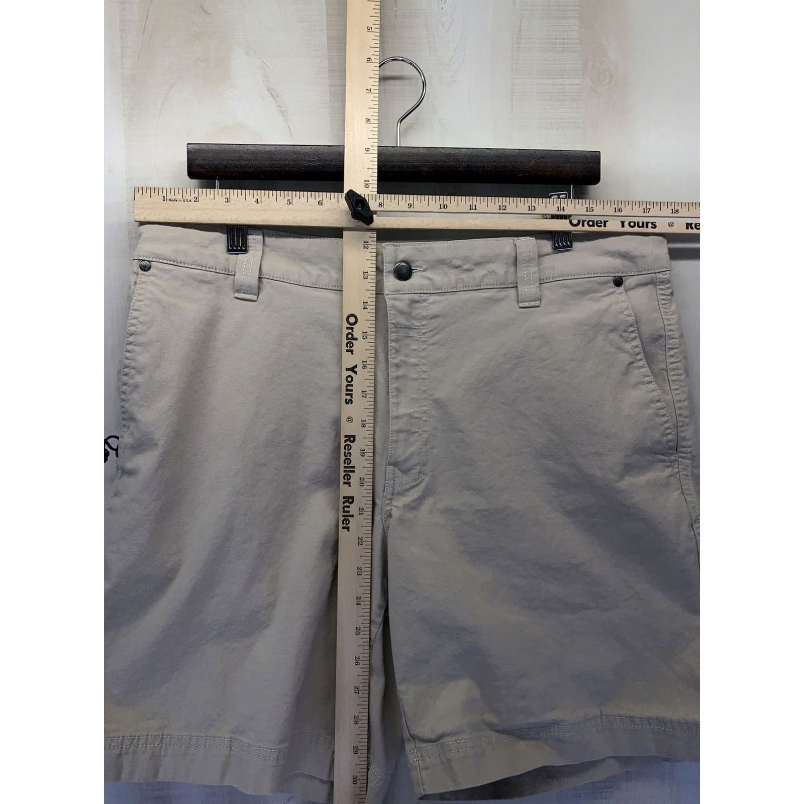 Vintage Columbia Mens Khaki Hiking Outdoor Shorts Sz 36-5590 Cargo Regular 36 Beige Men 8 in Inseam Vintage No Size US 36 / EU 52 - 2 Thumbnail