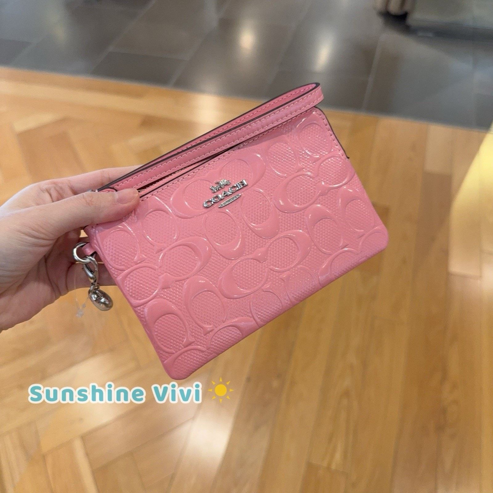 Coach NWT COACH Corner Zip Wristlet Heart Charm CDF04 Silver Pink Size ONE SIZE - 1 Thumbnail