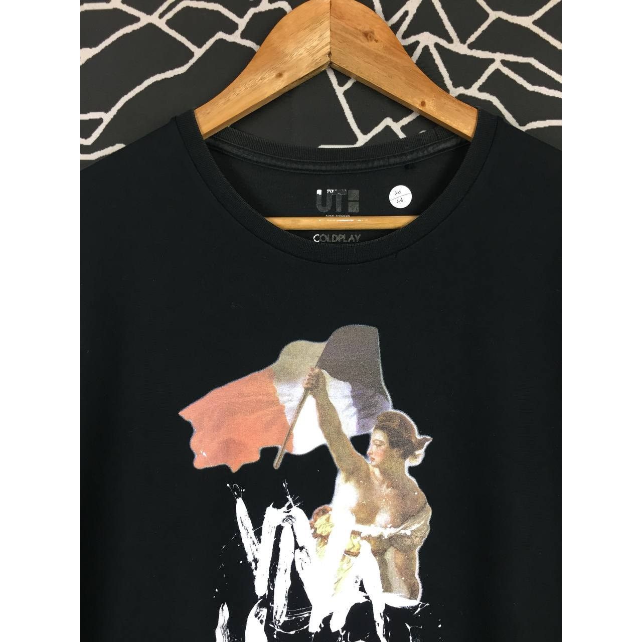 Band Tees × Uniqlo Uniqlo UT Coldplay Viva La Vida Live Nation Merchandise Tee Size US M / EU 48-50 / 2 - 3 Thumbnail