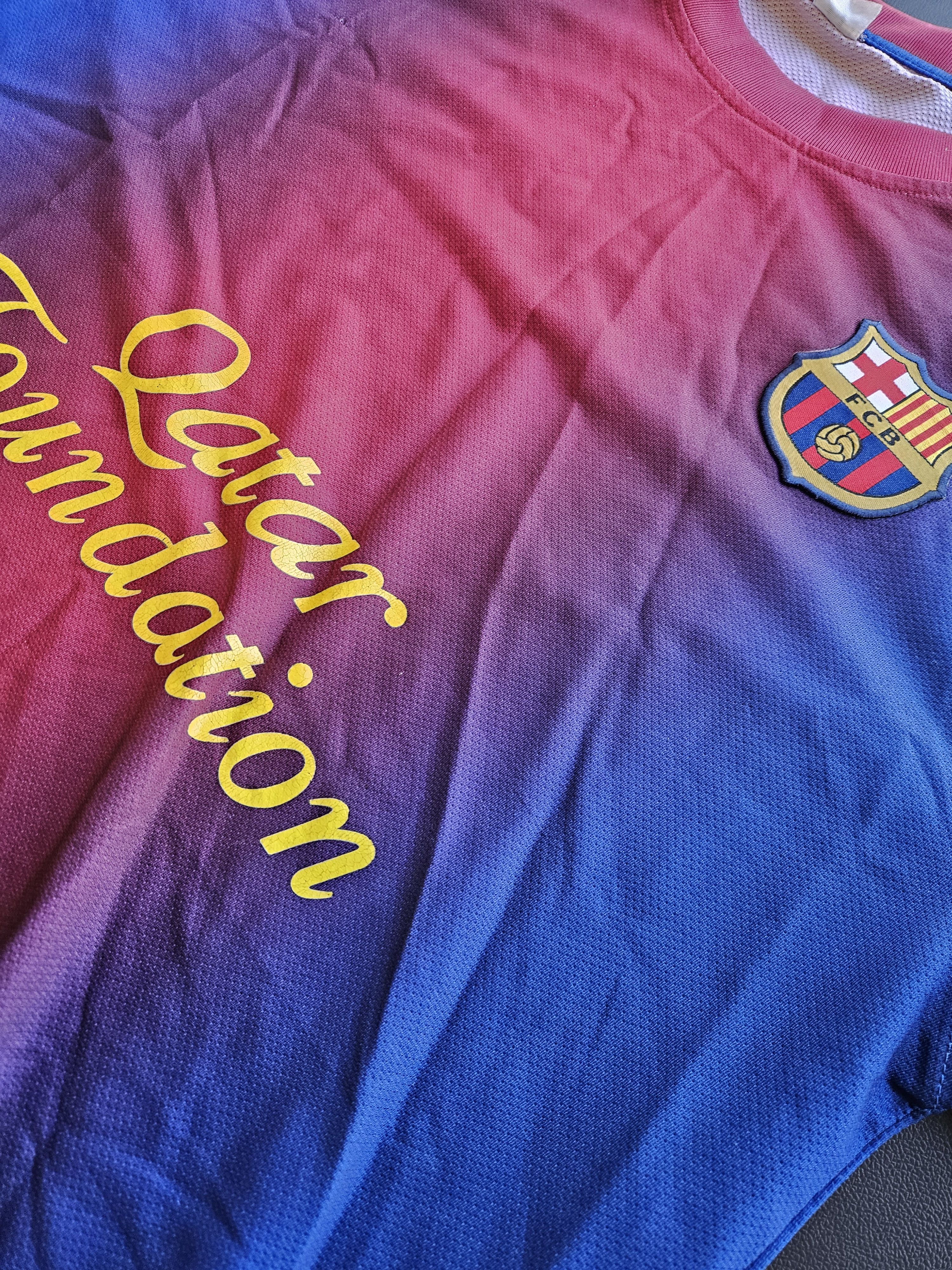 Other FC Barcelona Y2K Soccer Jersey Size US L / EU 52-54 / 3 - 5 Thumbnail
