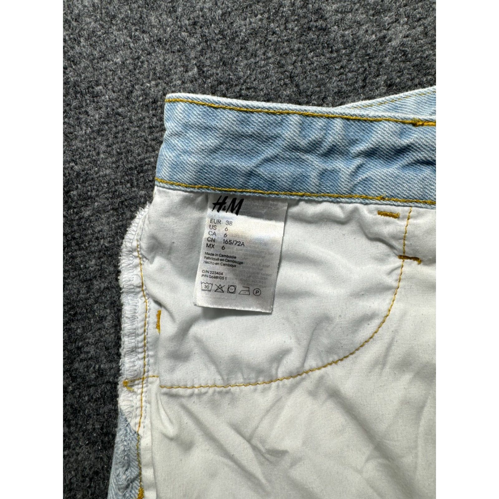 H&M H & M Womens Distressed Jean Skirt Size 6 Blue Denim Light Wash Size 28" / US 6 / IT 42 - 7 Thumbnail