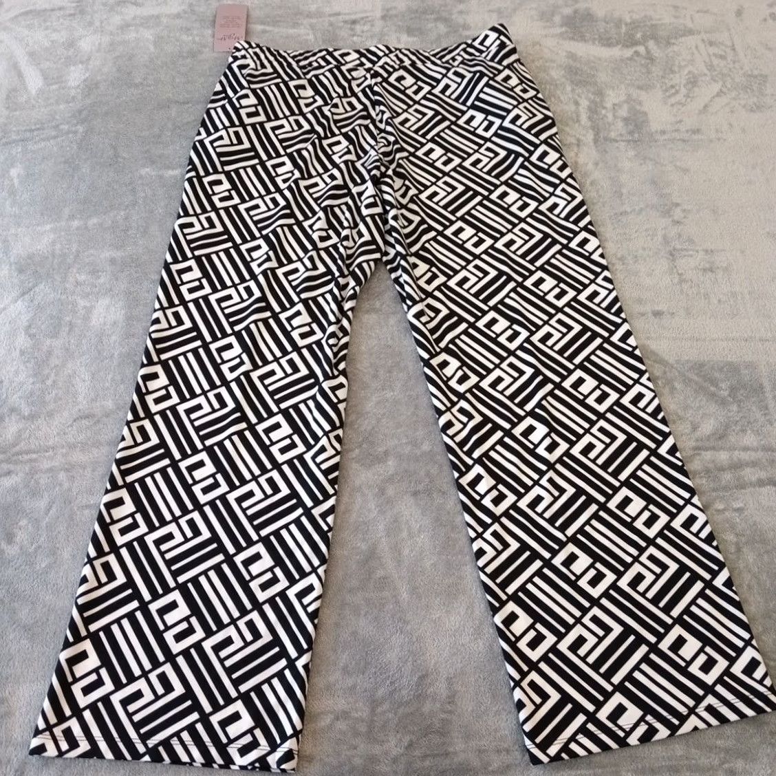 Vintage Nina Leonard Pants Womens XL Black Geometric Pull On Pockets 36x30 Ankle New Size 40" / US 18 - 6 Thumbnail