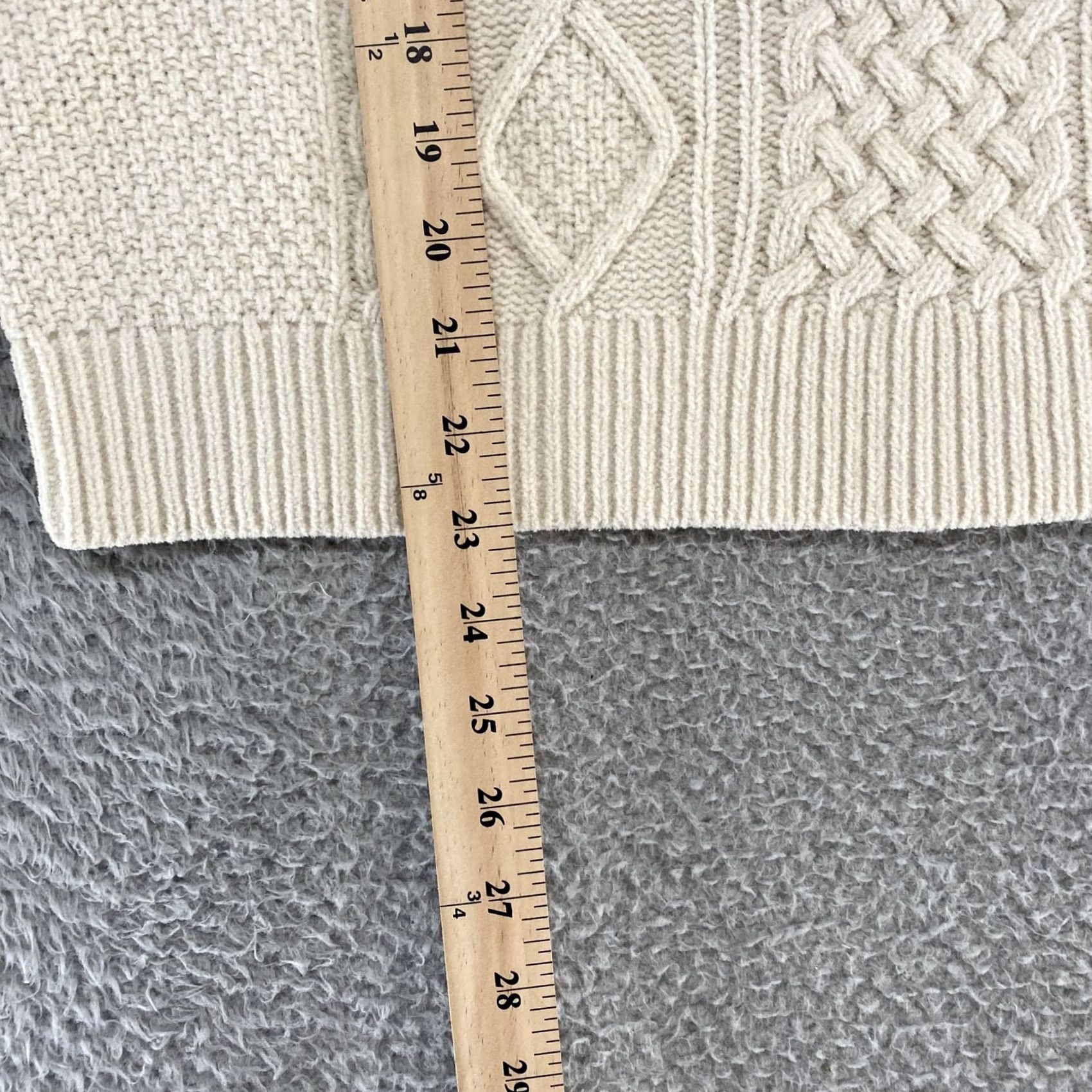 Uniqlo Uniqlo Sweater Womens M White Crew Neck Cable Knit Fisherman Aran Style Knit Heavyweight Winter Casual Size M / US 6-8 / IT 42-44 - 4 Thumbnail