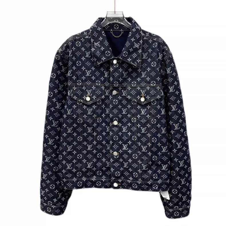Louis Vuitton Louis Vuitton 24 blue logo full-print cotton denim jacket Size US M / EU 48-50 / 2 - 1 Thumbnail