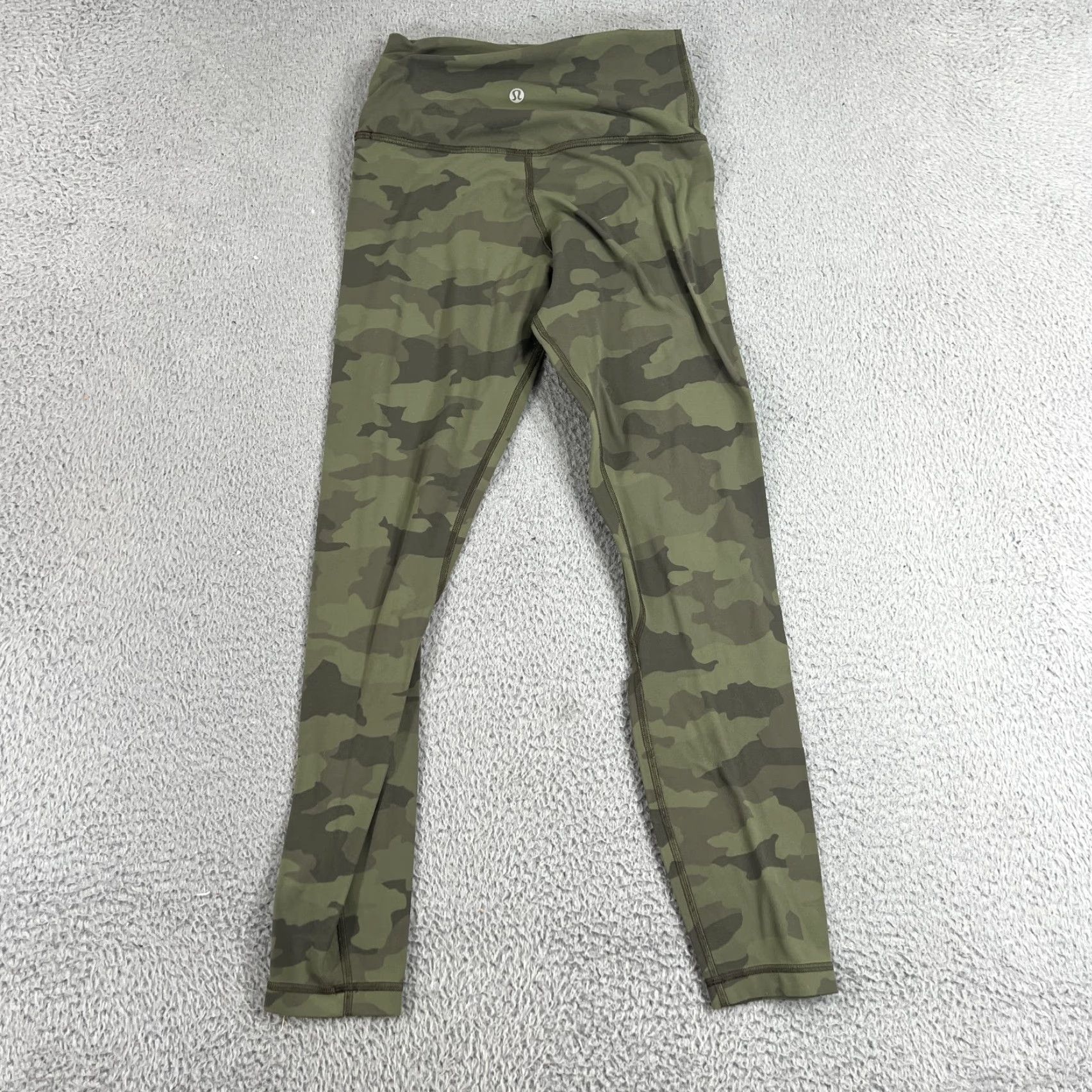 Lululemon Lululemon Leggings Size 4 Inseam 26 Green Camouflage Align Pant Gym Train Run Activewear Women Skinny Ankle Size 27" / US 4 / IT 40 - 6 Thumbnail