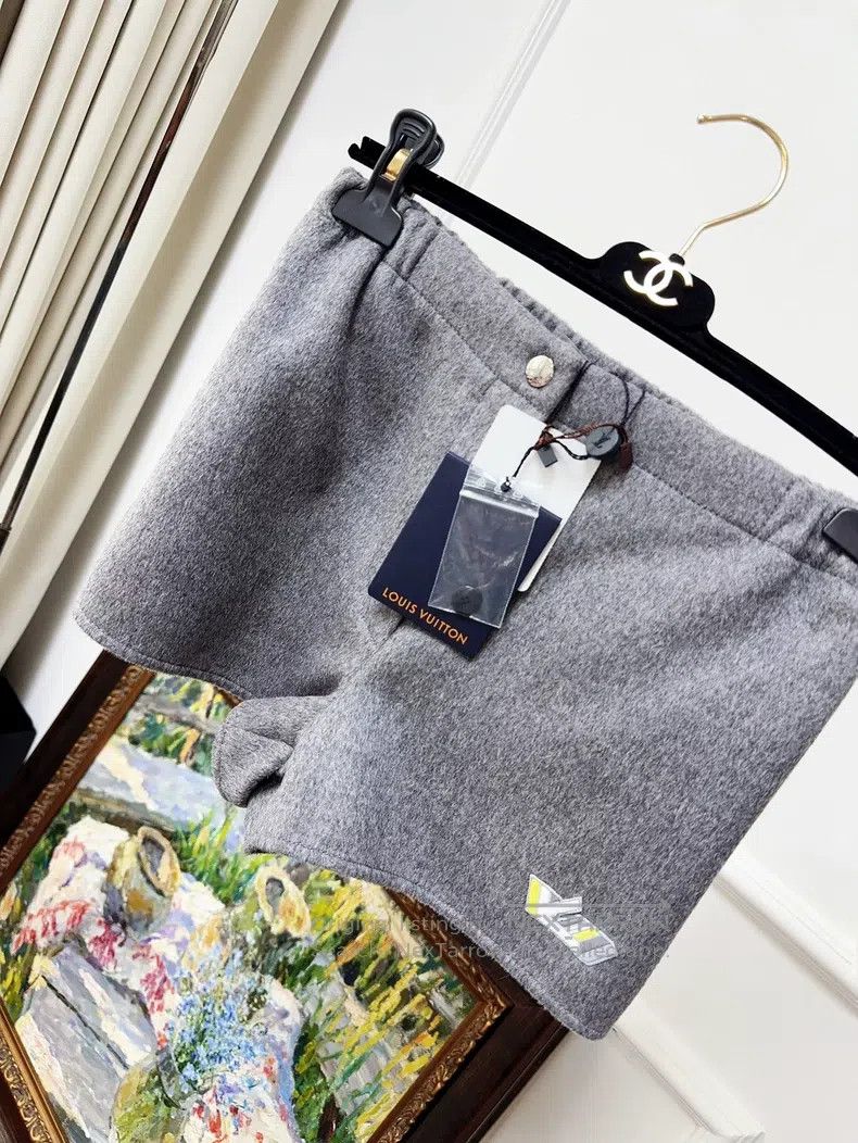 Louis Vuitton Louis Vuitton Grey Logo Angora Rabbit Wool Shorts Size 33" - 3 Thumbnail
