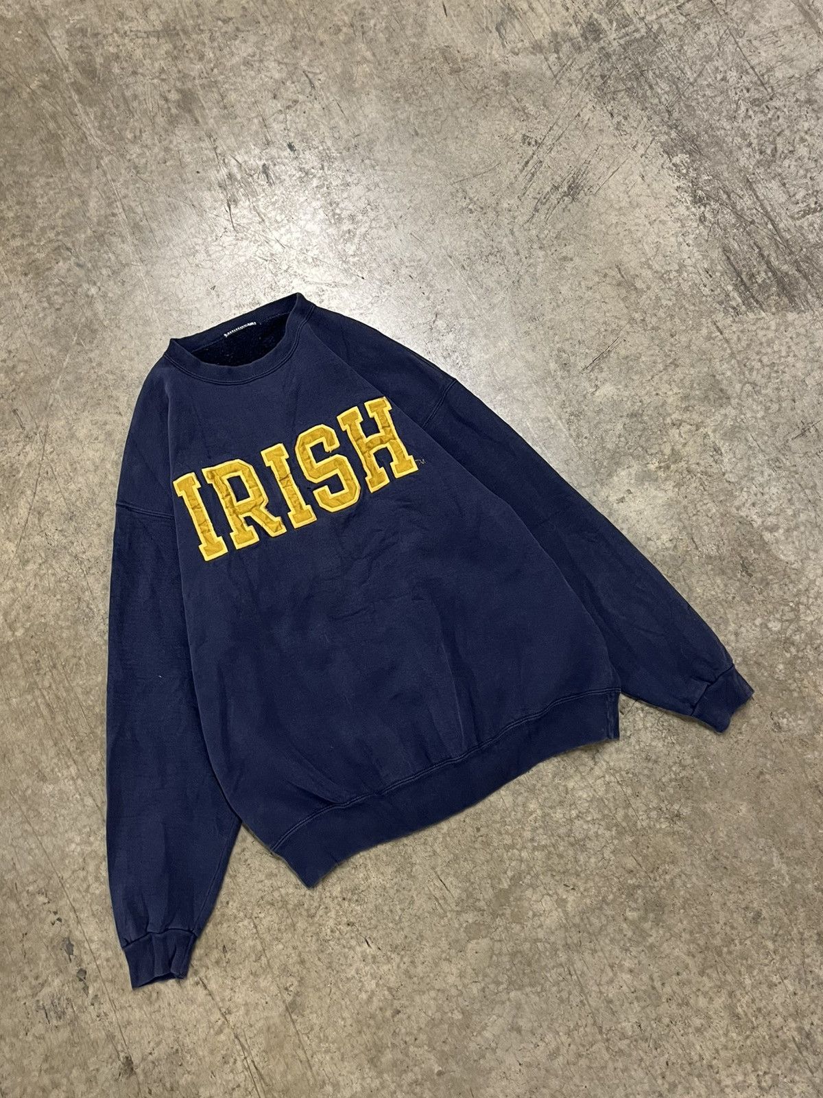 Vintage Vintage Notre dame college Irish sweatshirt boxy rare Size US XL / EU 56 / 4 - 2 Thumbnail