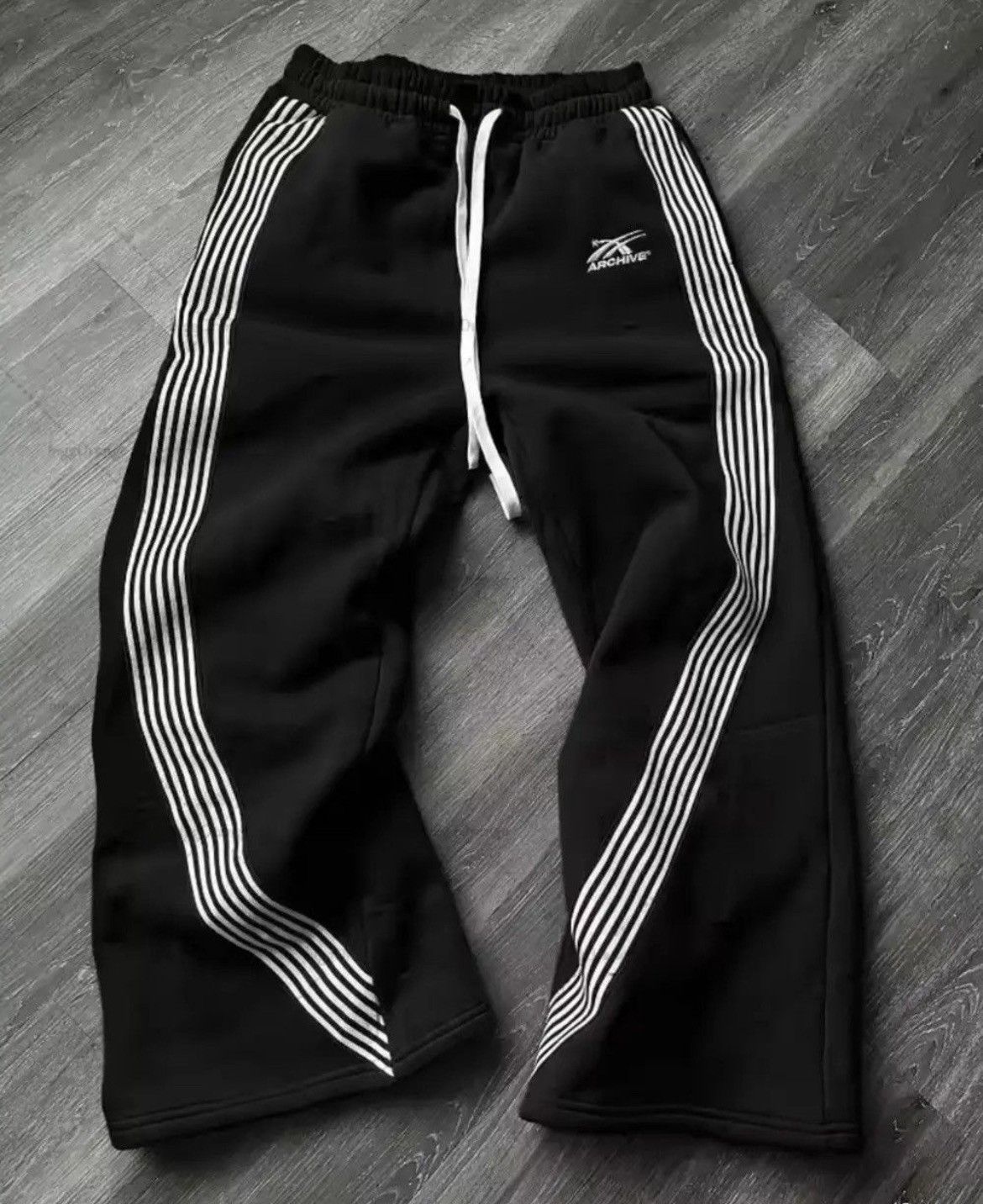 Japanese Brand Y2K style sweatpants Size US 36 / EU 52 - 2 Thumbnail
