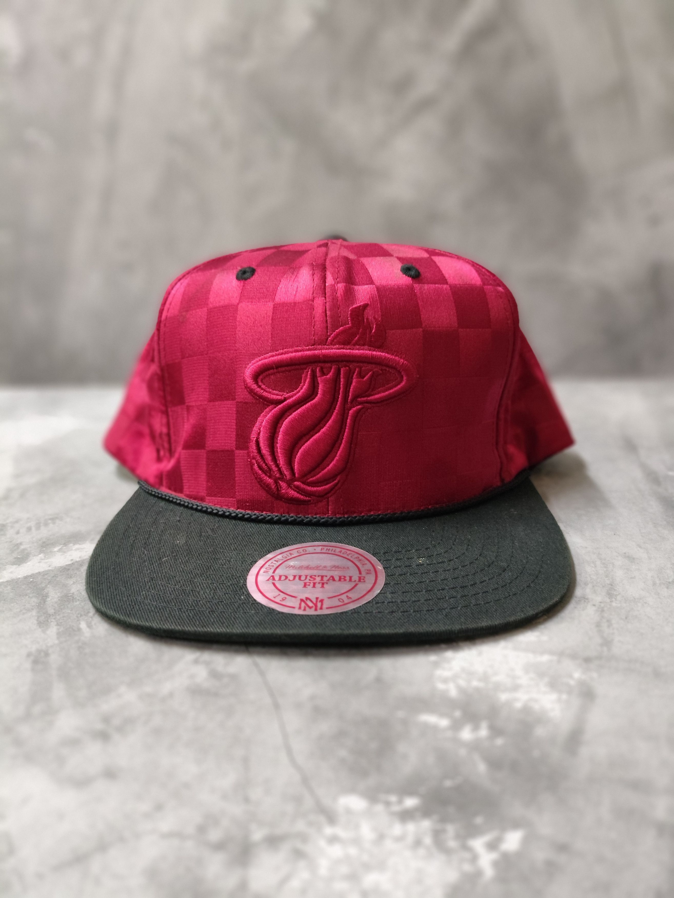 Mitchell & Ness Snapback Miami Heat Size ONE SIZE - 1 Thumbnail
