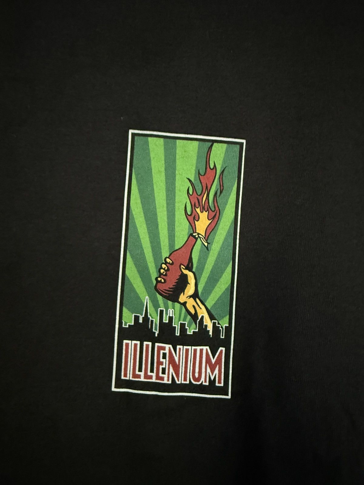 Vintage Rare vintage skate Tee Y2K Illenium 90’s Size US L / EU 52-54 / 3 - 2 Thumbnail