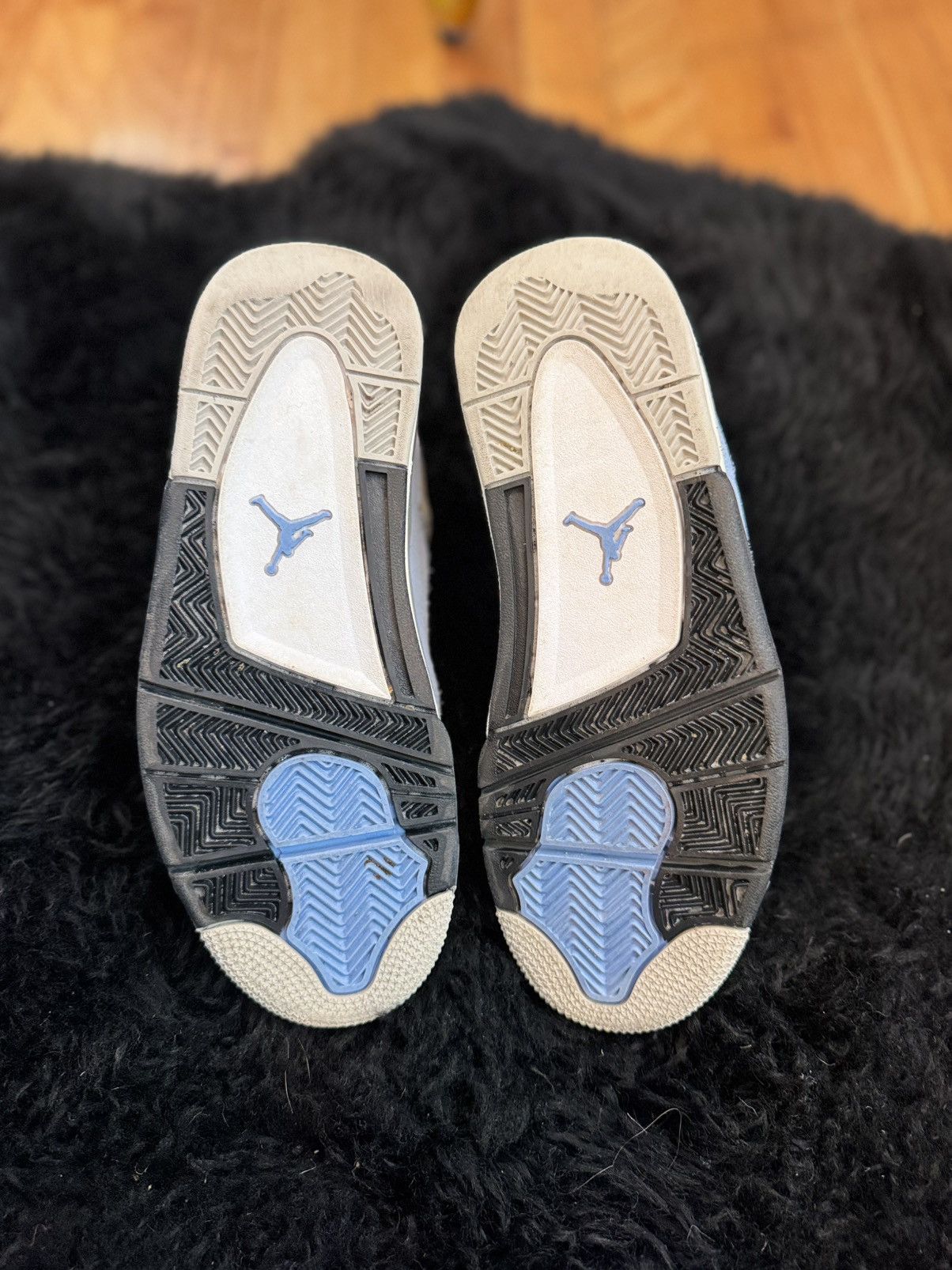 Jordan Brand Jordan 4 Retro University Blue Size US 6 / EU 39 - 8 Thumbnail