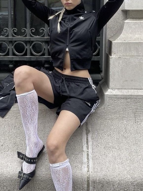 Adidas × Vintage Vintage Y2K Adidas Pinterest Shorts Streetwear 90s Size US 32 / EU 48 - 2 Thumbnail