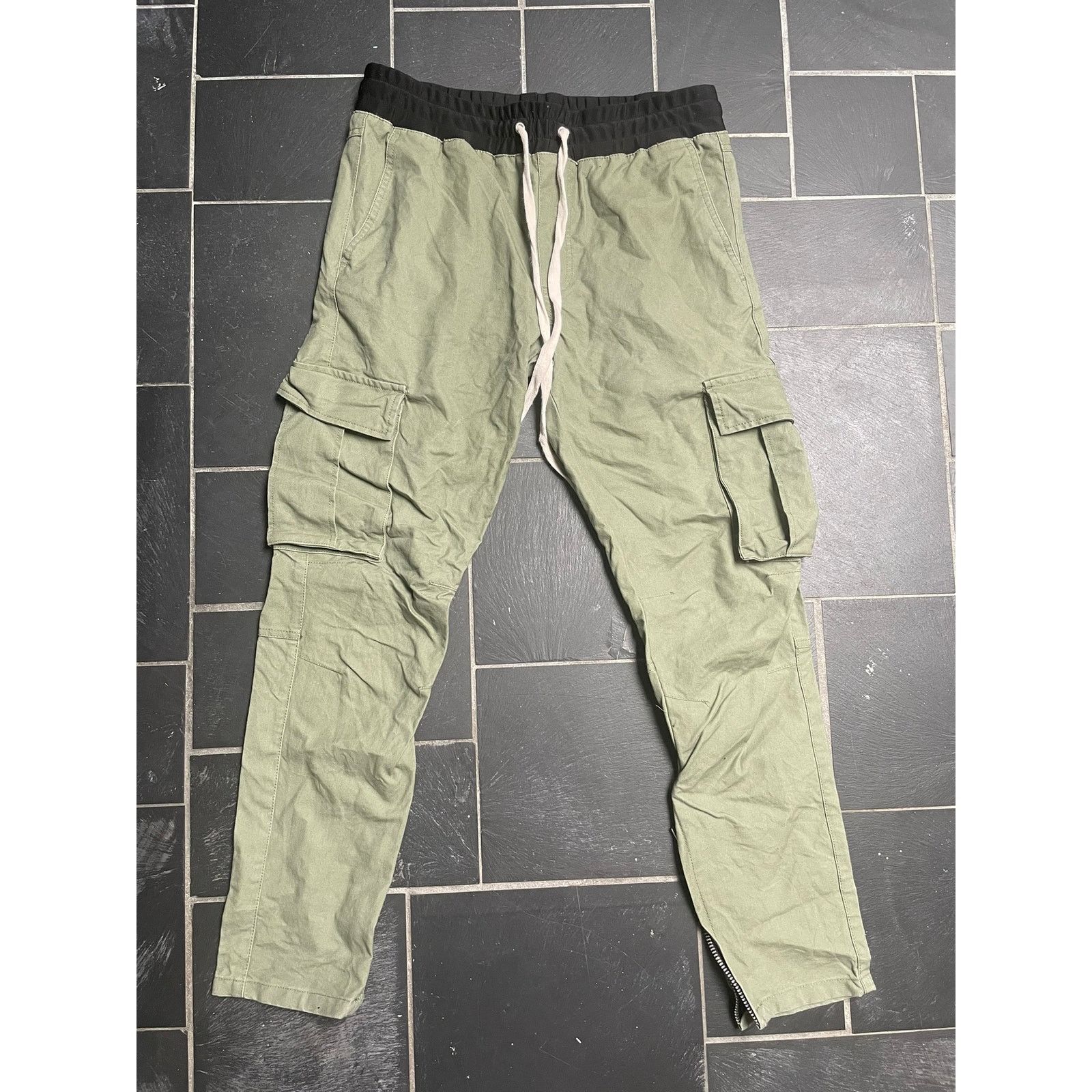 Other Khaki Green Cargo Pants Drawstrings Size Medium Size US 32 / EU 48 - 1 Thumbnail