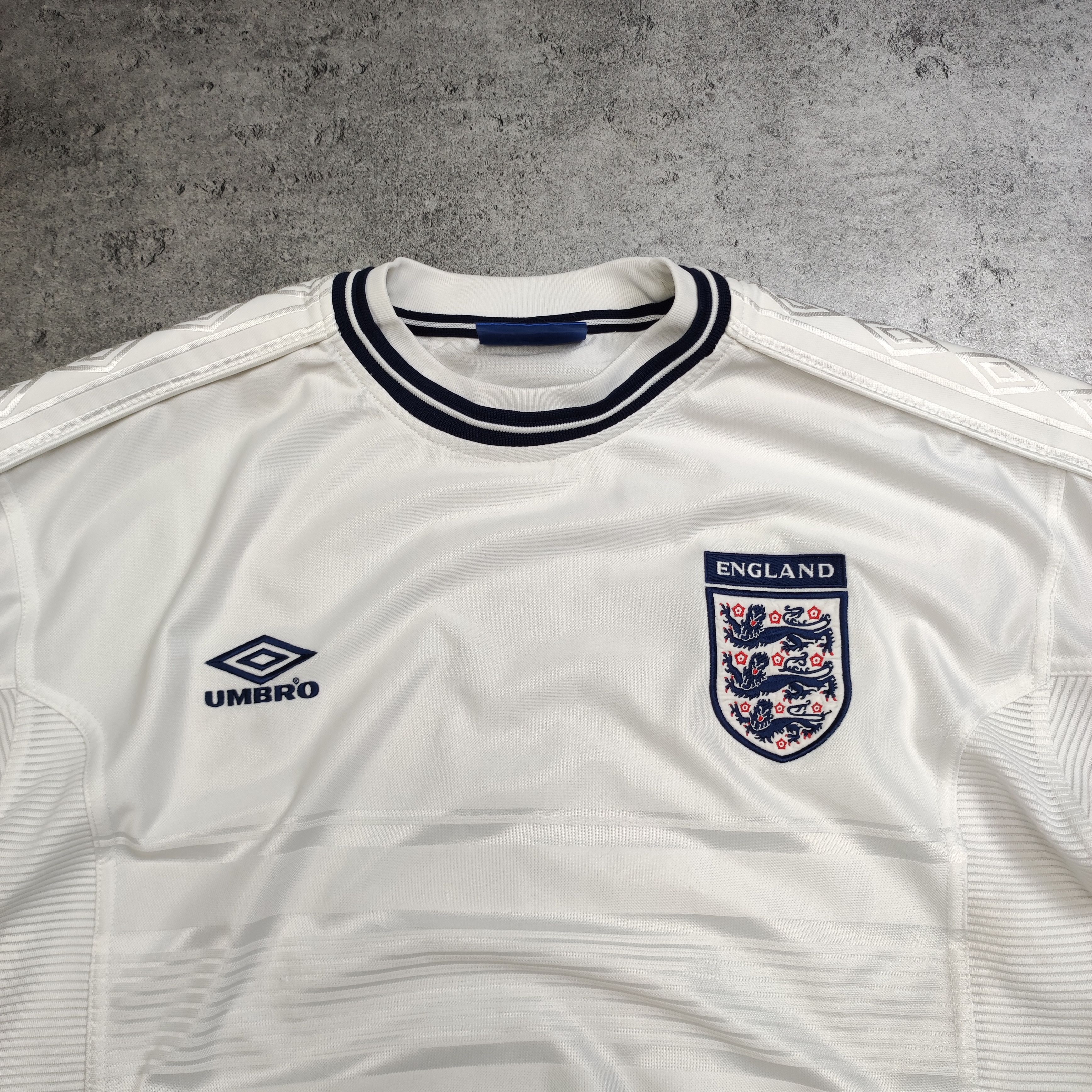 Vintage RARE OG 1999 Football Soccer Umbro England Home Jersey Size US M / EU 48-50 / 2 - 4 Thumbnail