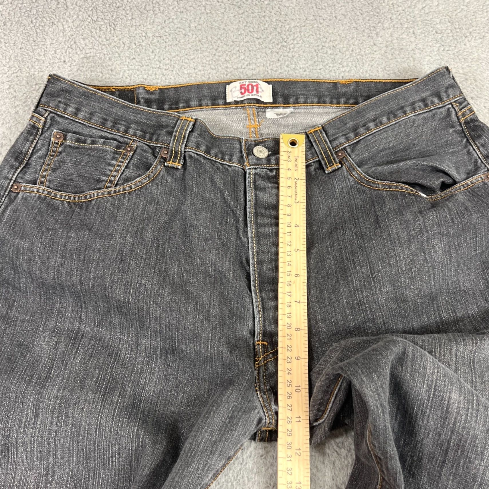 Levi's VINTAGE Levi's 501 Jeans Men 36x30 Dark Denim Straight Fit USA 90s Size US 38 / EU 54 - 4 Thumbnail