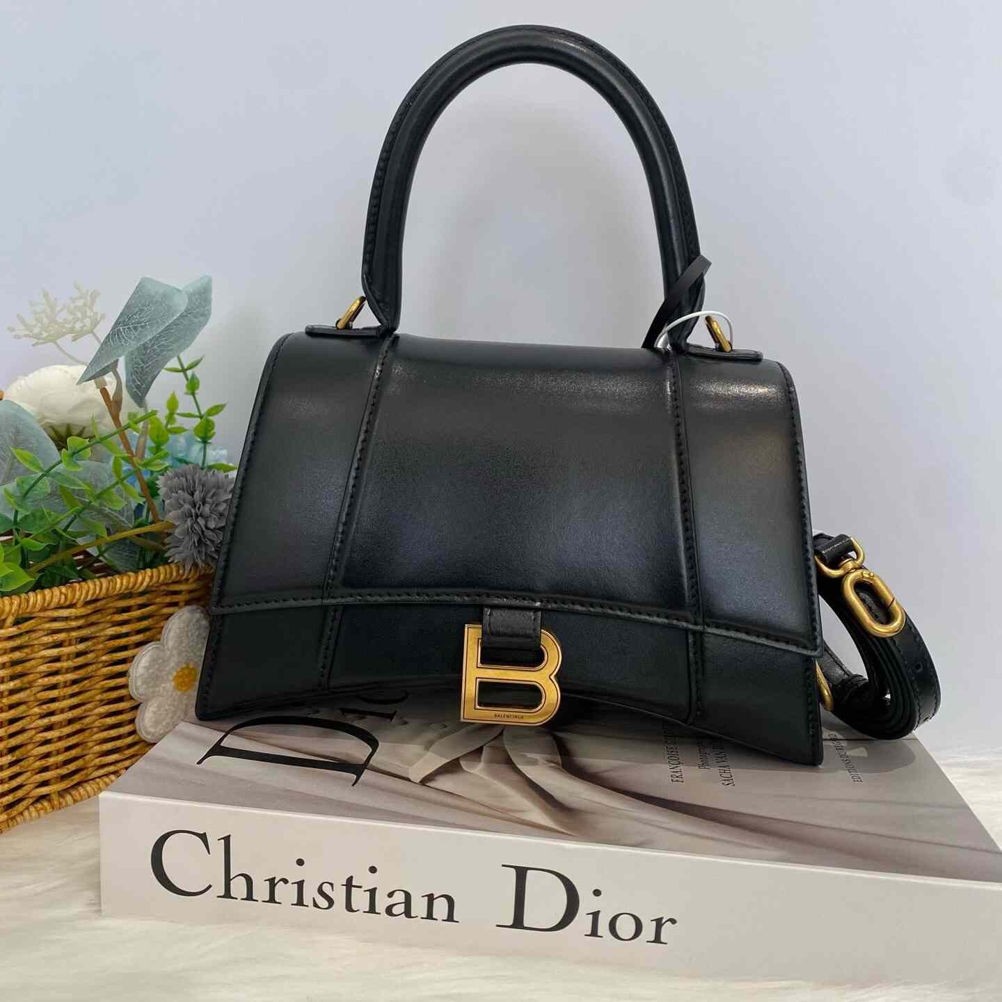 Balenciaga Pre-loved Bag Very good condition Size ONE SIZE - 1 Thumbnail