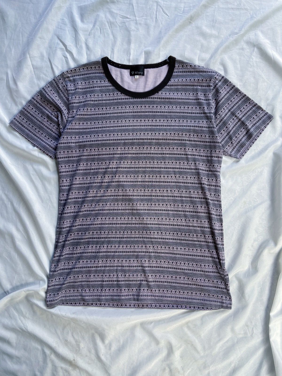Le Grande Bleu (L.G.B.) TK MIXPICE SKULL ALL OVER PRINTED TEE SHIRT Size US L / EU 52-54 / 3 - 1 Thumbnail