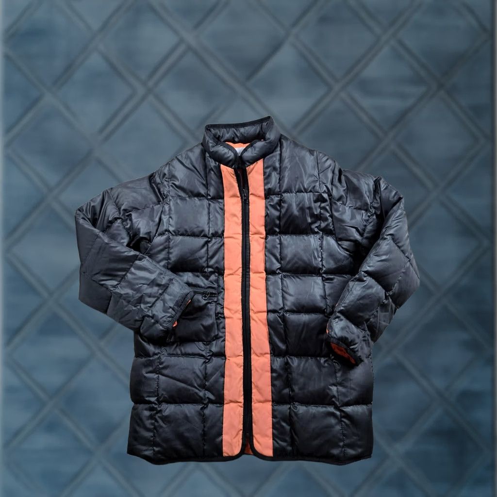 Nike VINTAGE Nike Puffer Jacket Womens M Black Down Full Zip Reflective Y2K Jacket Size M / US 6-8 / IT 42-44 - 1 Thumbnail