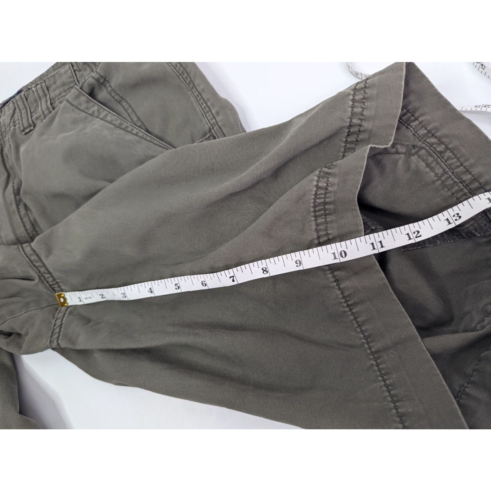 Billabong VINTAGE Billabong Cargo 8 Pocket Shorts Men’s Size 31 Green Grey Skate Y2K Baggy Size US 31 - 4 Thumbnail