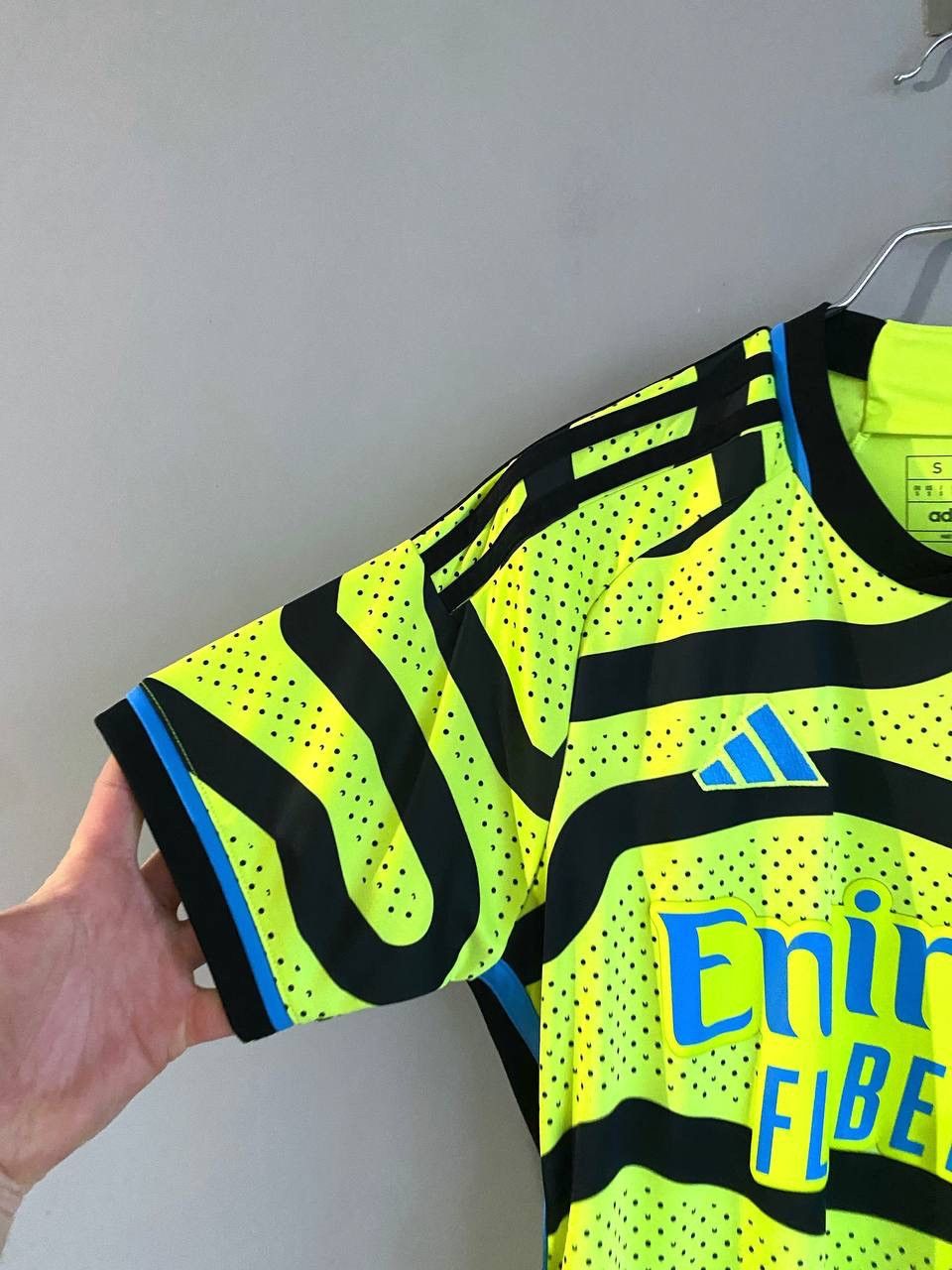 Adidas Arsenal London 2023/24 Away Soccer Jersey, Size S, HR6927 Size US S / EU 44-46 / 1 - 5 Thumbnail