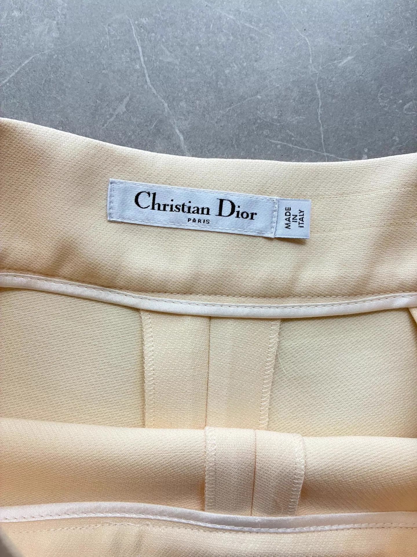 Dior Dior High-Waist Wool-Silk Shorts Cream 34 Size 25" / US 0 / IT 36 - 4 Thumbnail