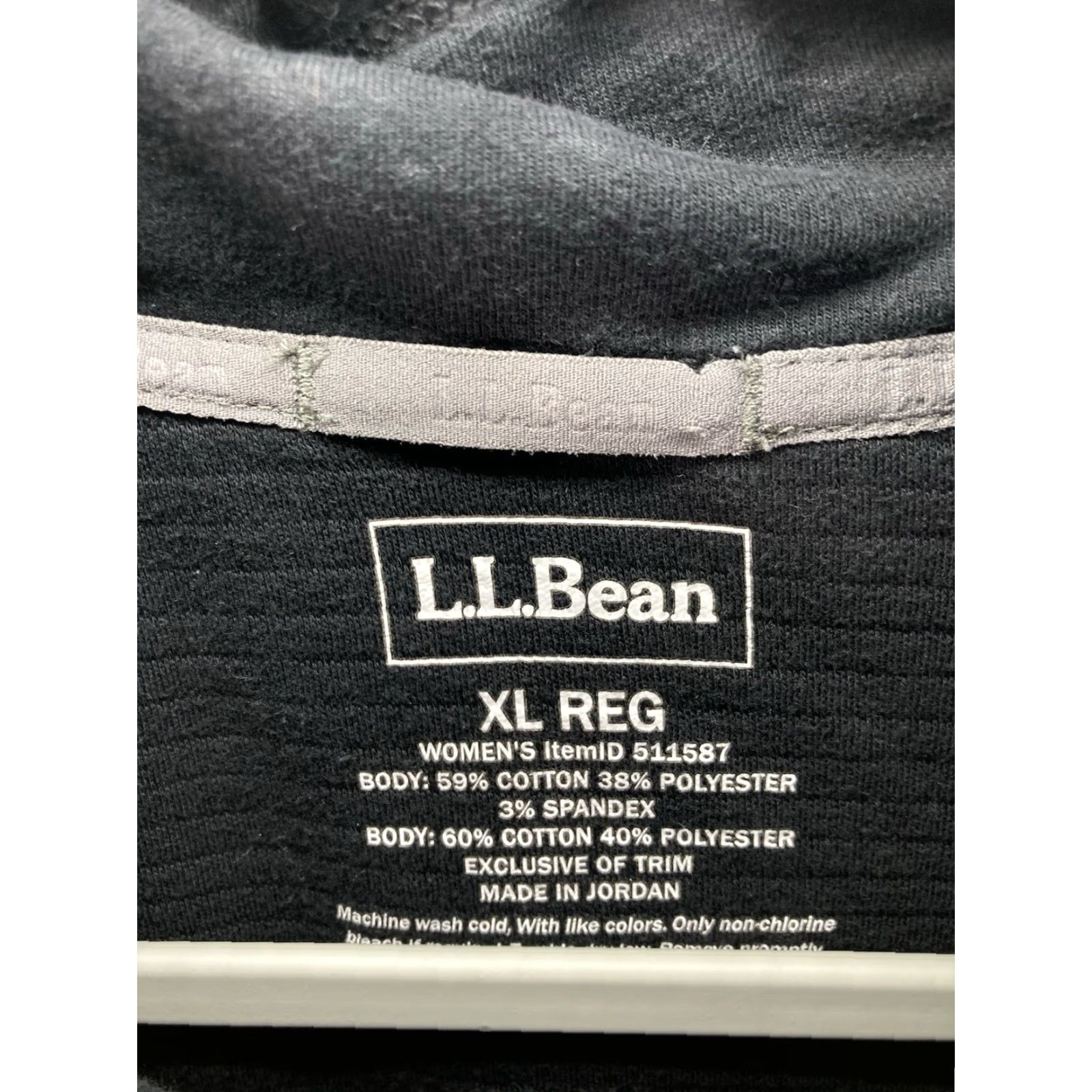Vintage VINTAGE LL Bean Sweatshirt Men XL Solid Black Pullover Collared Cowl Collar Cotton Blend Casual Mens XL Black Sweatshirt Size US XL / EU 56 / 4 - 5 Thumbnail