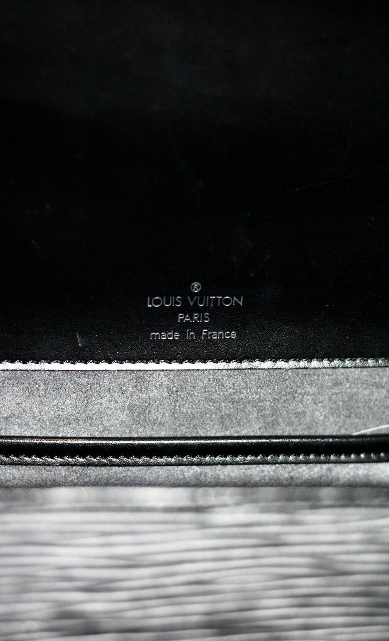 Louis Vuitton LOUIS VUITTON EPI leather Pochette bag Size ONE SIZE - 5 Thumbnail
