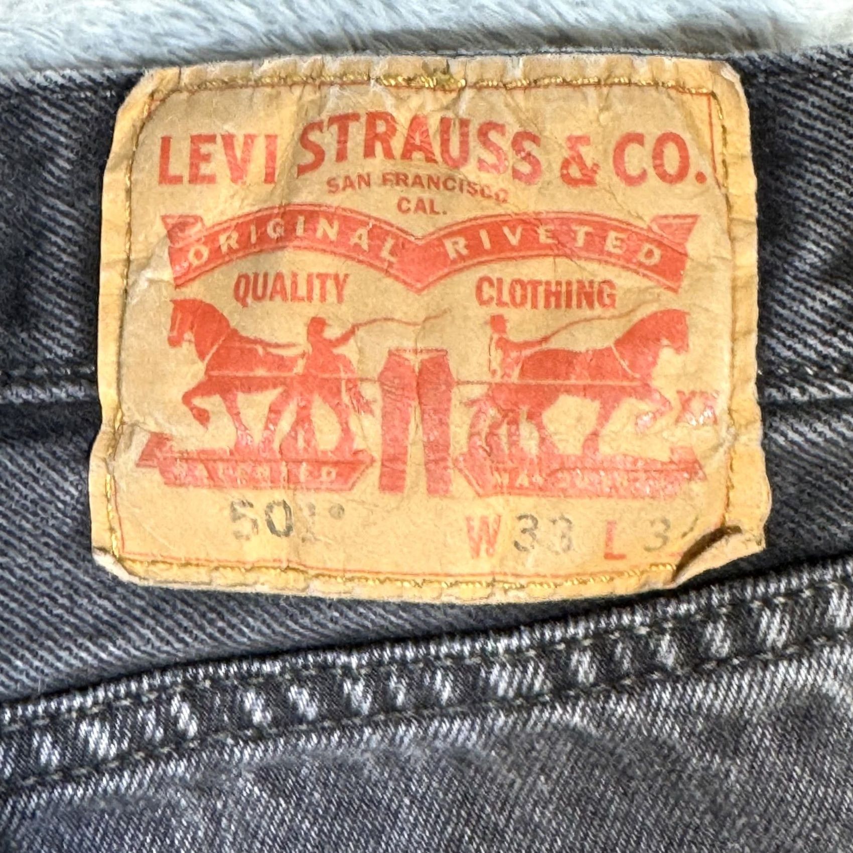 Levi's VINTAGE Levis 501 Jeans Mens 33x34 Black Button Fly Straight Leg Denim Button Fly Size US 33 - 4 Thumbnail