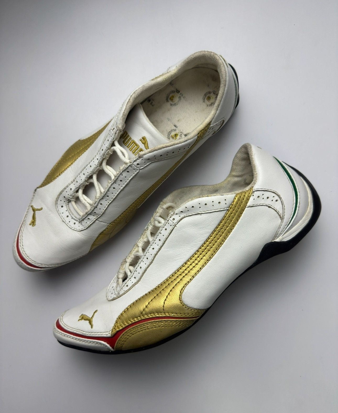 Puma Vintage white and gold Puma Ferrari sneakers Size US 7 / IT 37 - 1 Thumbnail