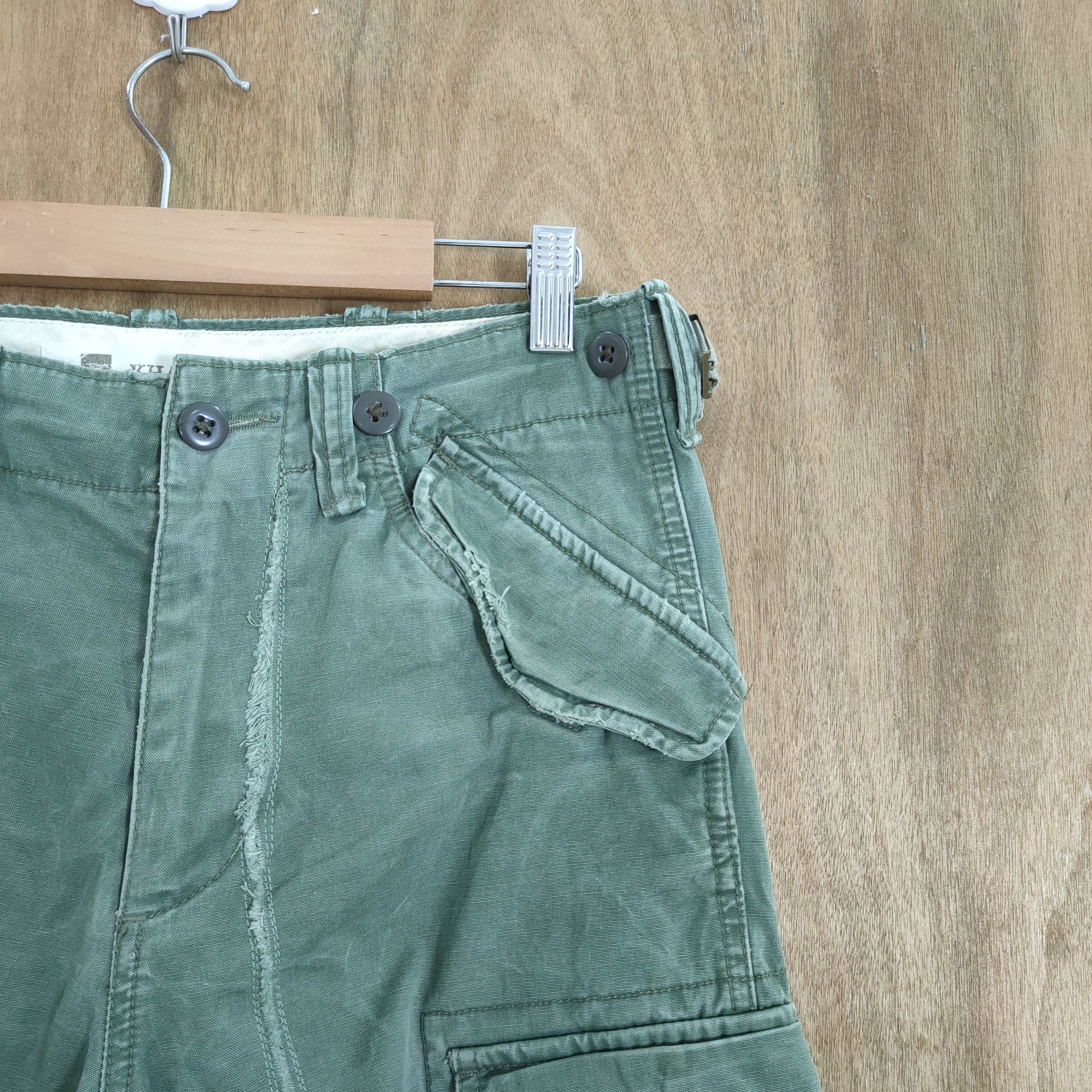 Japanese Brand VINTAGE JAPANESE BRAND GP FADED BONDAGE CARGO PANTS Size US 29 - 8 Thumbnail
