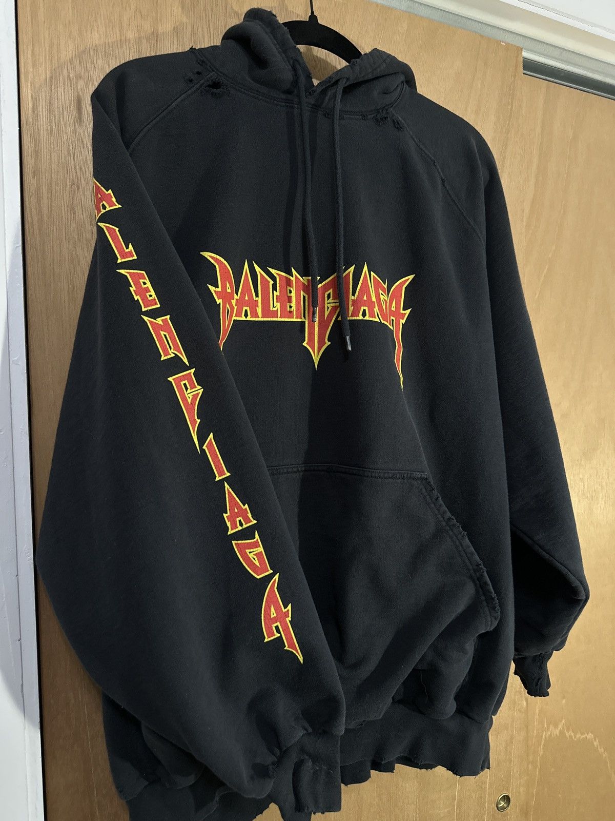 Balenciaga Balenciaga Metal Logo Hoodie Size US L / EU 52-54 / 3 - 3 Thumbnail